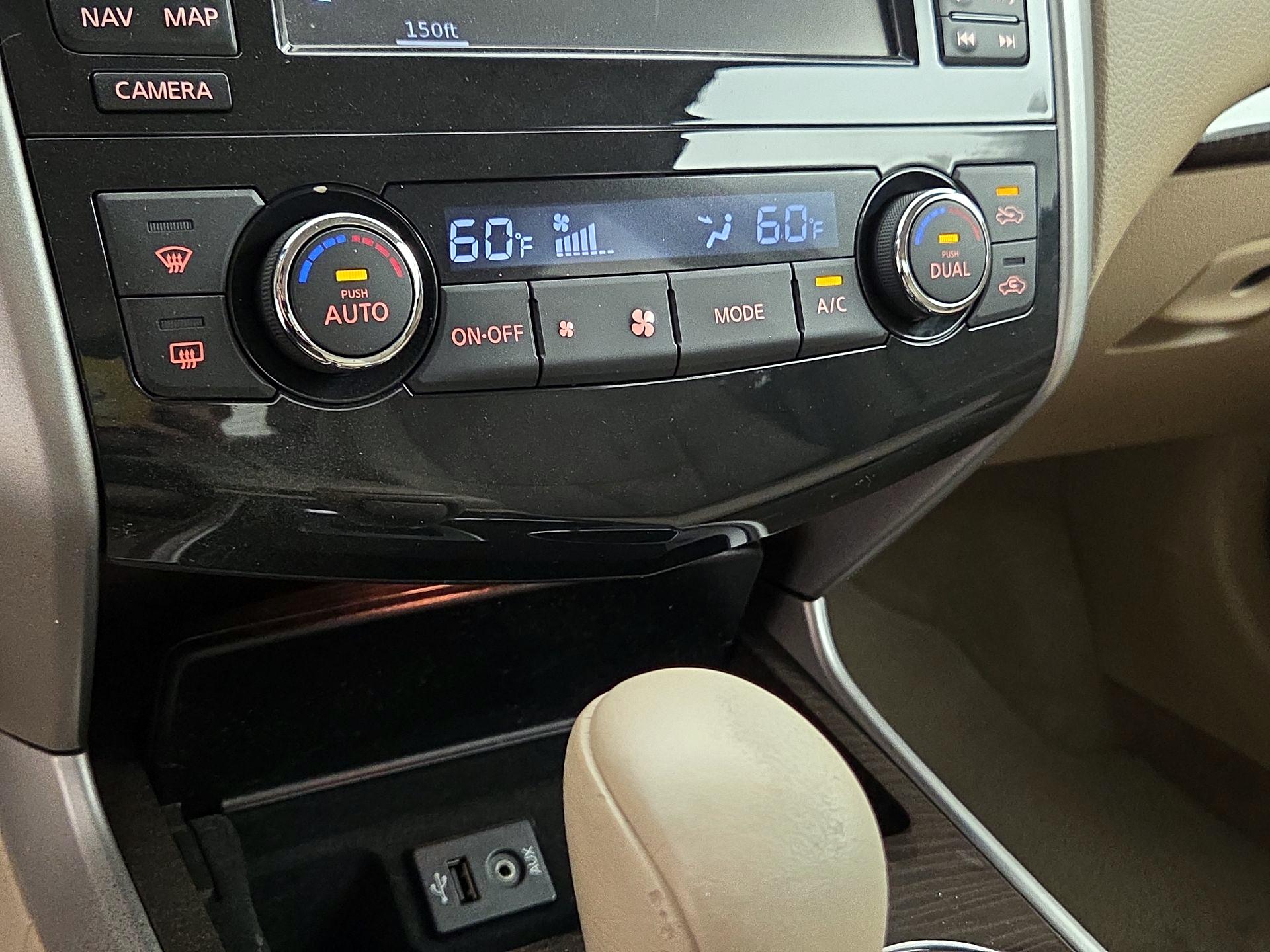 Thumbnail: 2014 Nissan Altima - 17