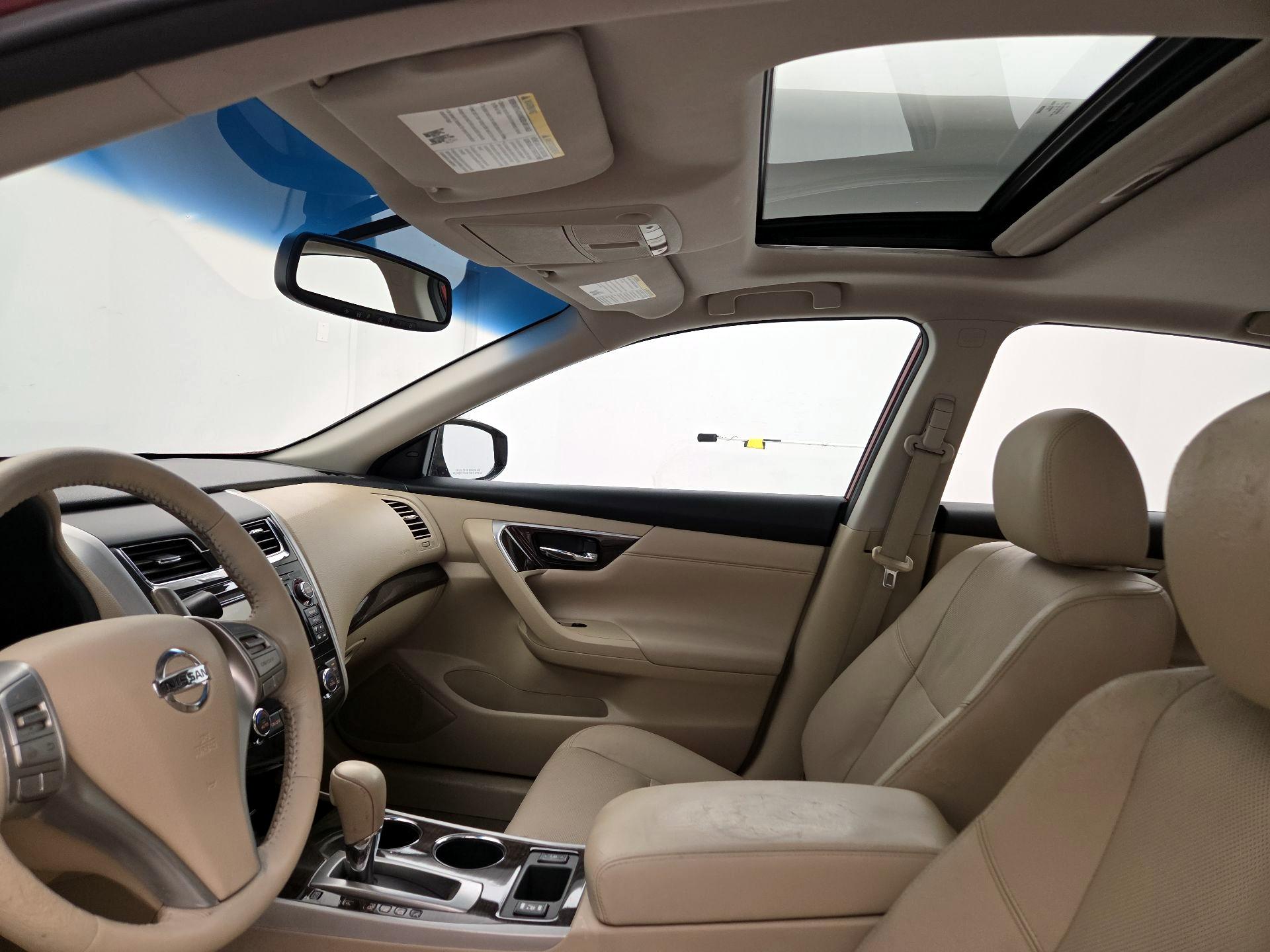 Thumbnail: 2014 Nissan Altima - 20