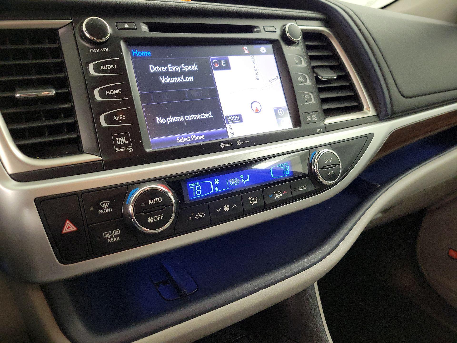 Thumbnail: 2015 Toyota Highlander - 16