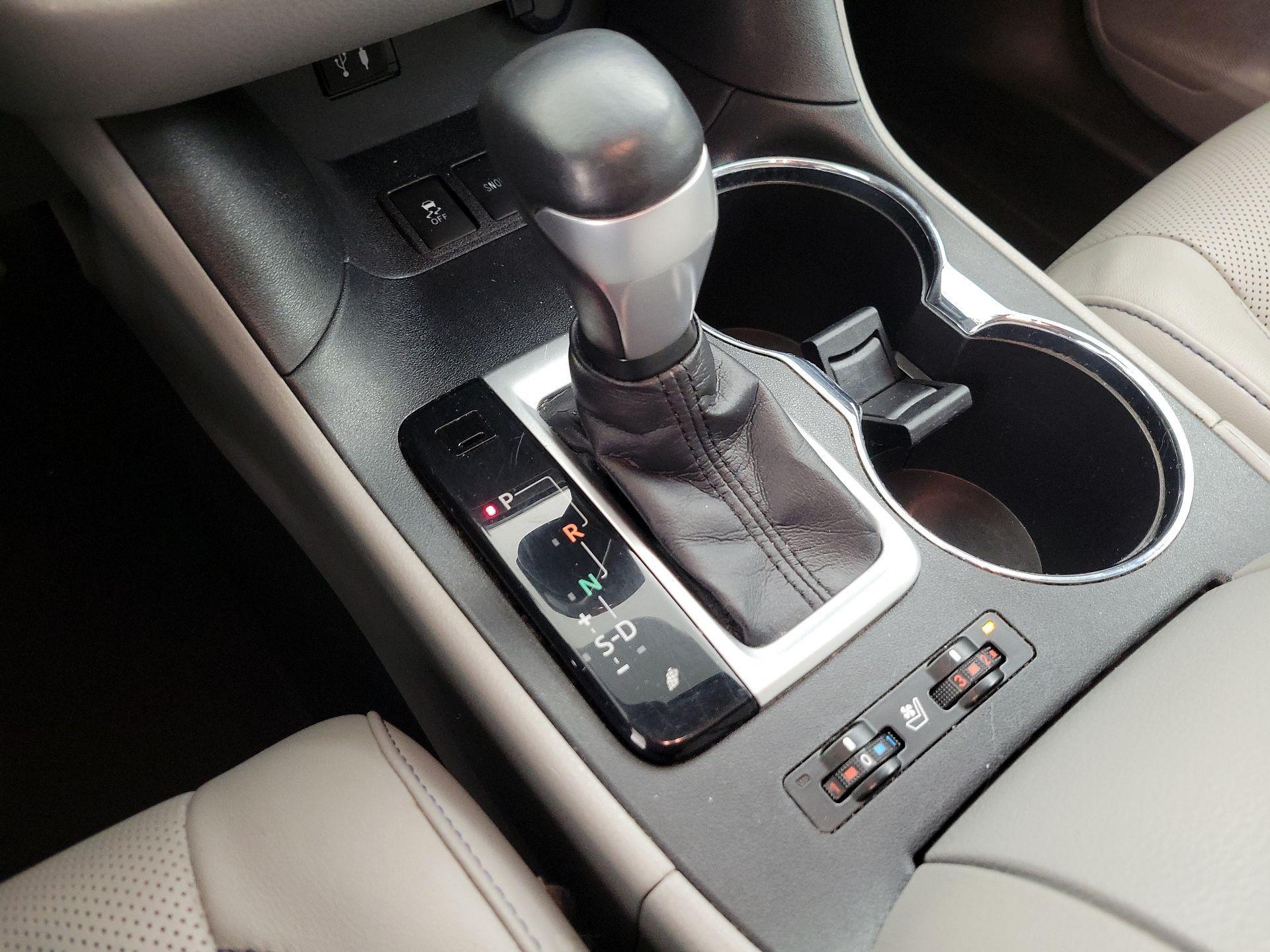 Thumbnail: 2015 Toyota Highlander - 17