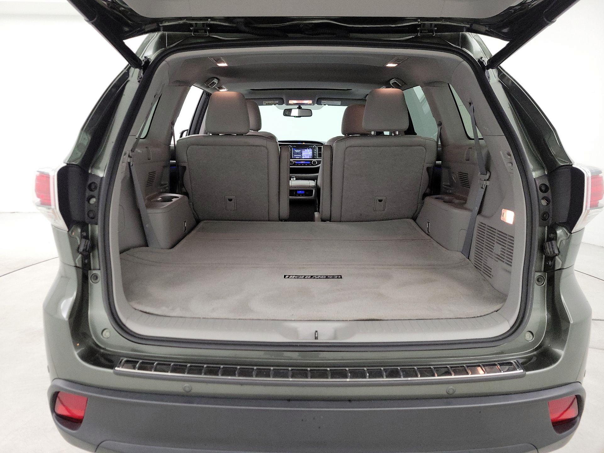 Thumbnail: 2015 Toyota Highlander - 20