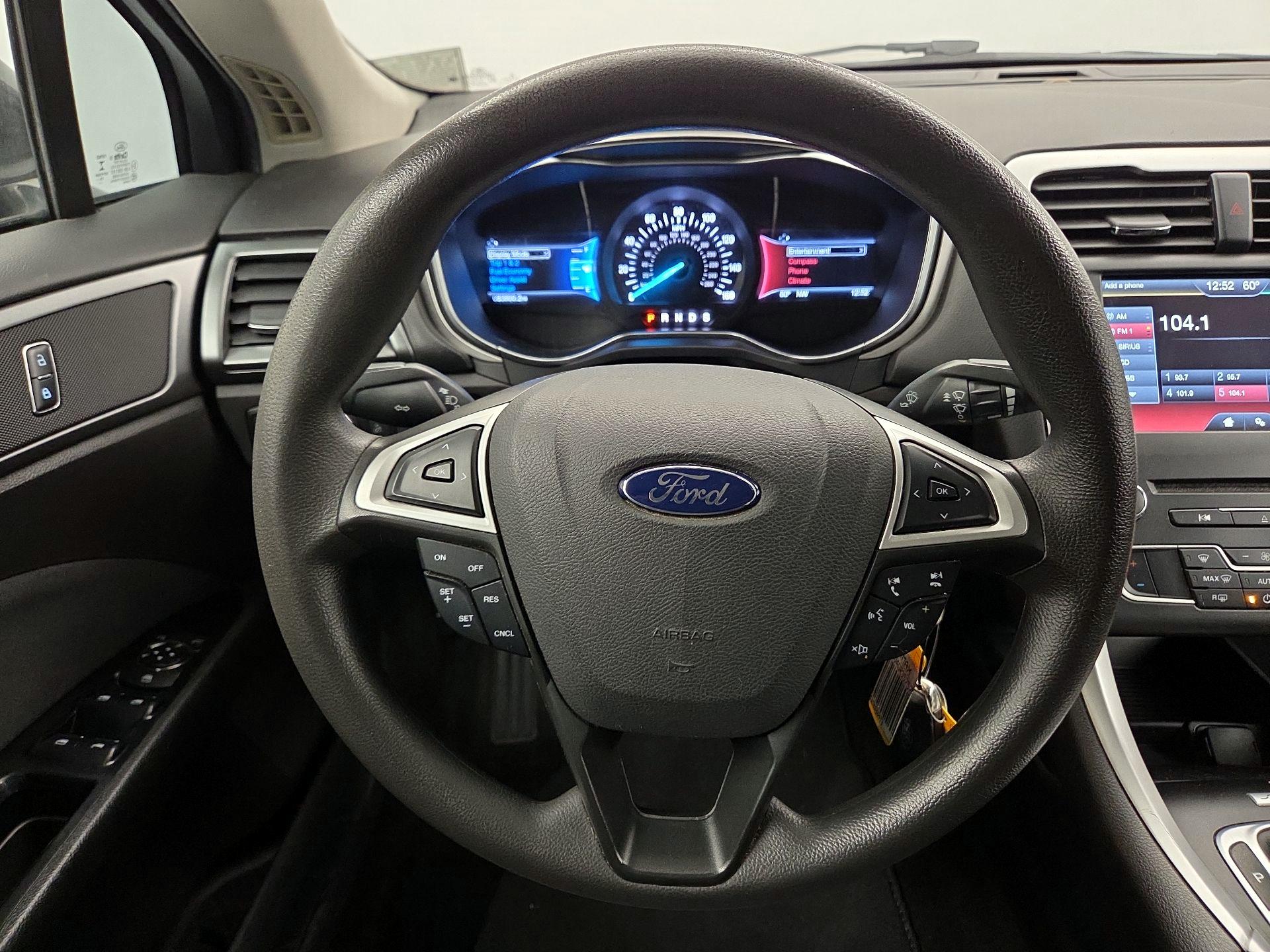 Thumbnail: 2016 Ford Fusion - 10