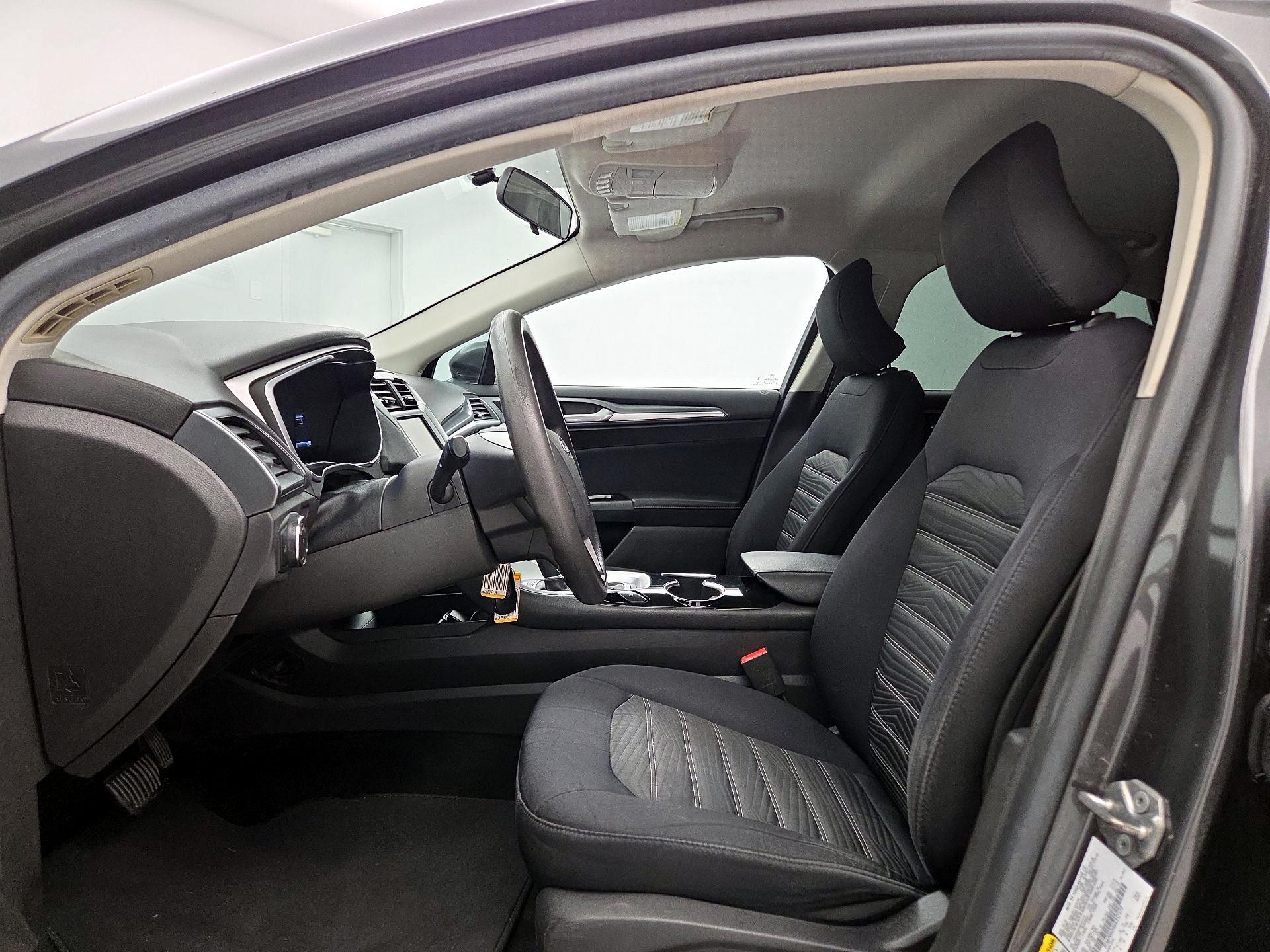 Thumbnail: 2016 Ford Fusion - 11