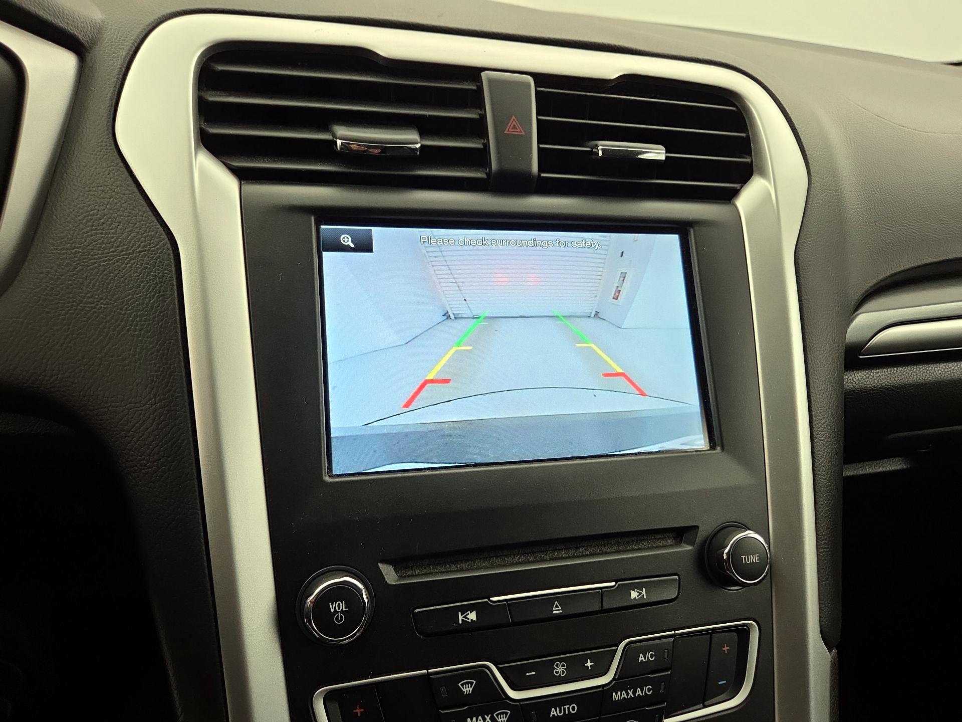 Thumbnail: 2016 Ford Fusion - 14