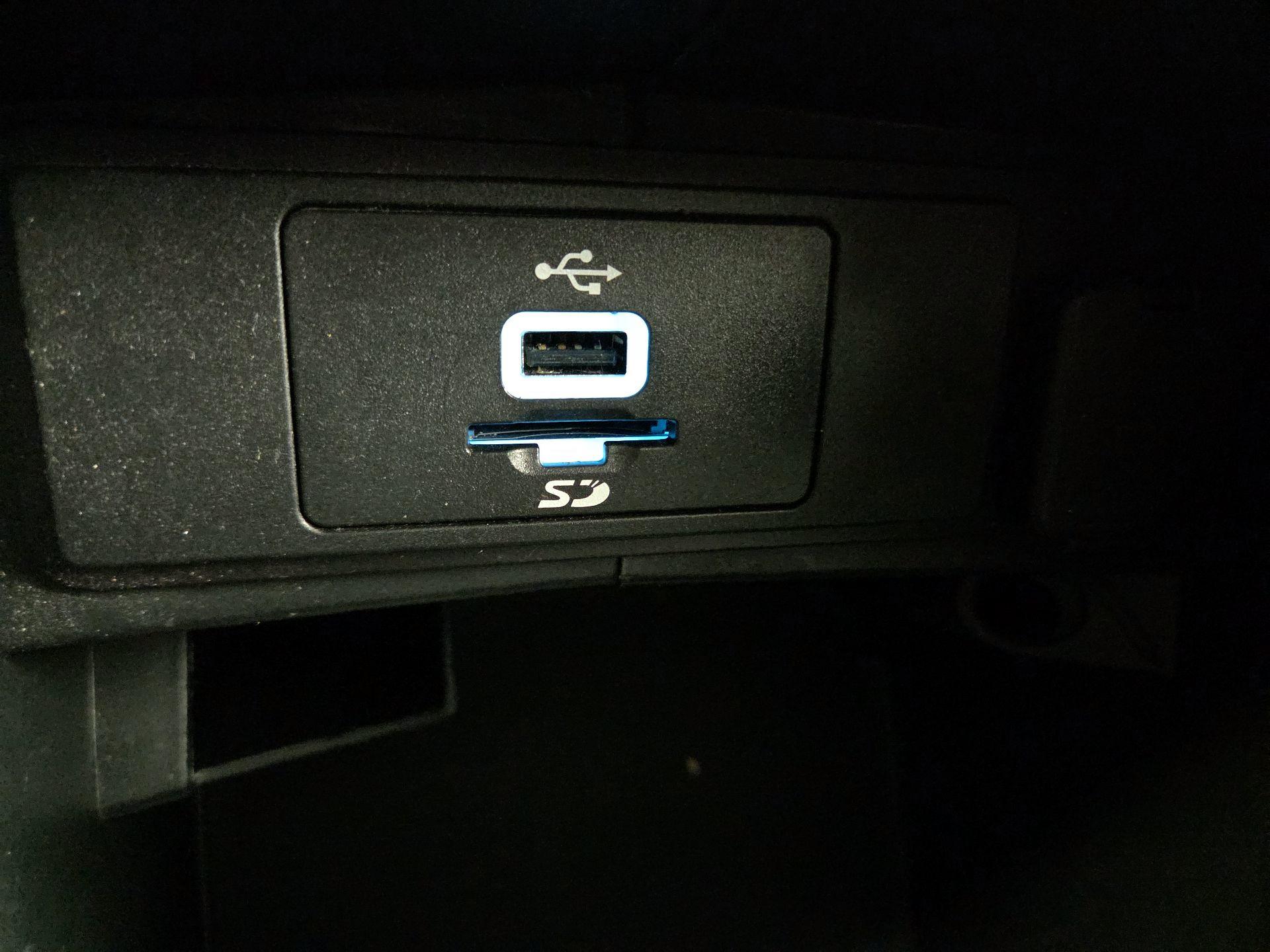 Thumbnail: 2016 Ford Fusion - 18