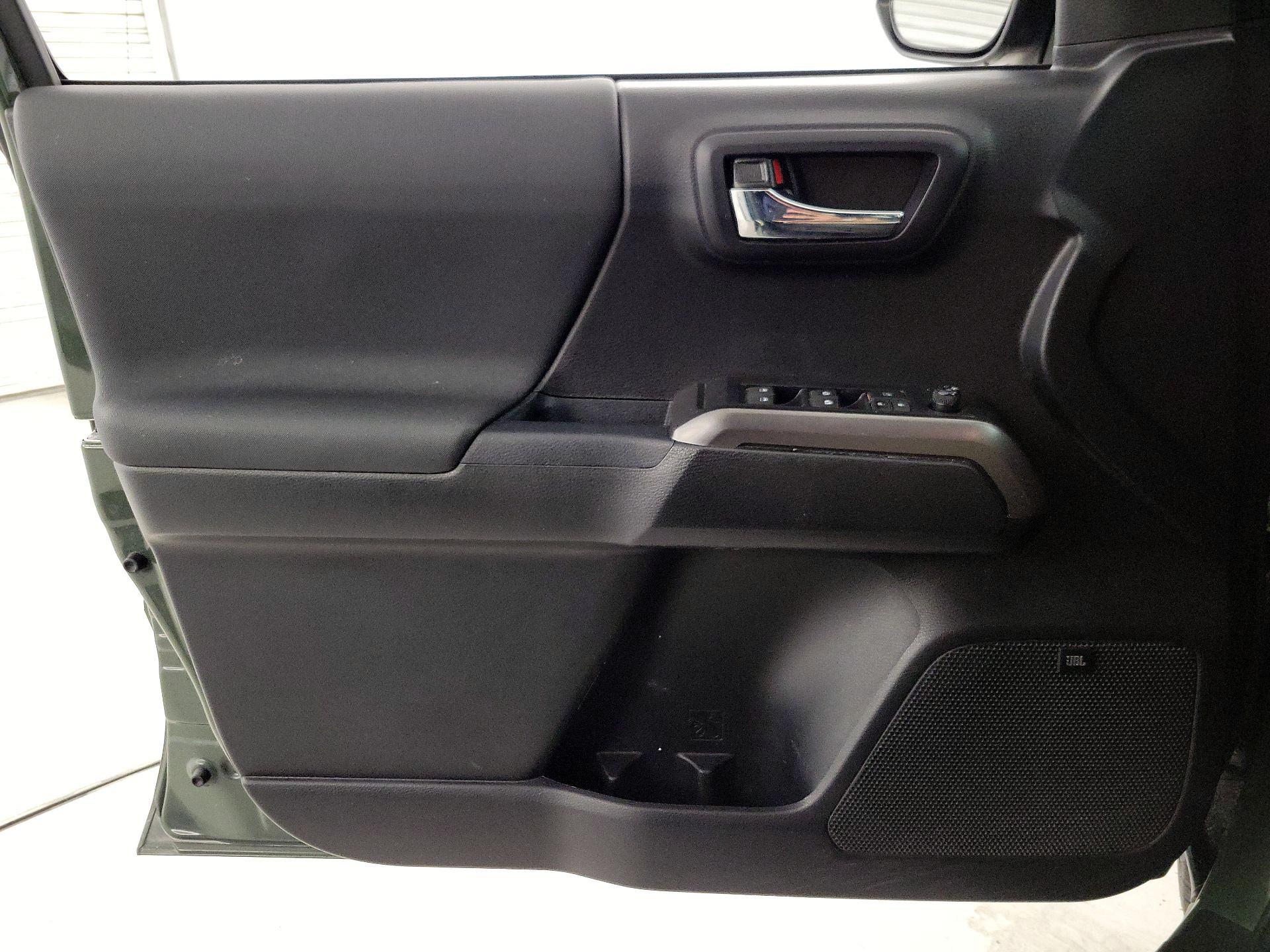 Thumbnail: 2021 Toyota Tacoma - 12