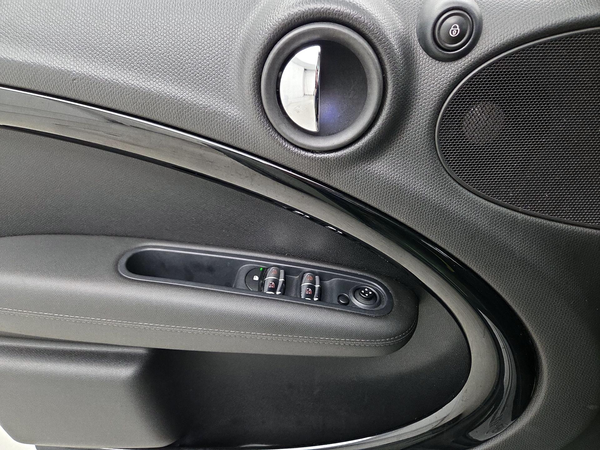 Thumbnail: 2016 MINI Cooper Countryman - 12