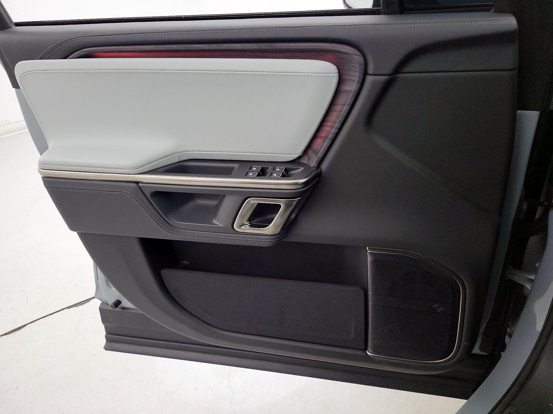 Thumbnail: 2023 Rivian R1S - 12