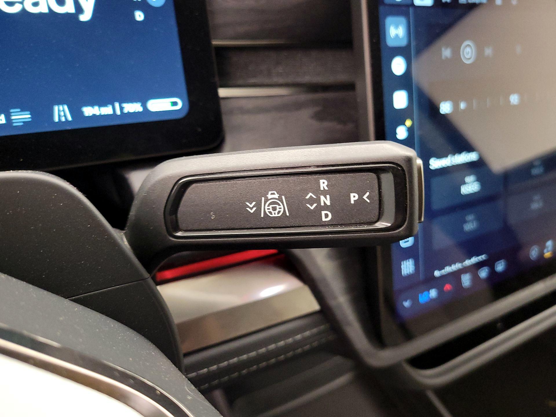 Thumbnail: 2023 Rivian R1S - 16