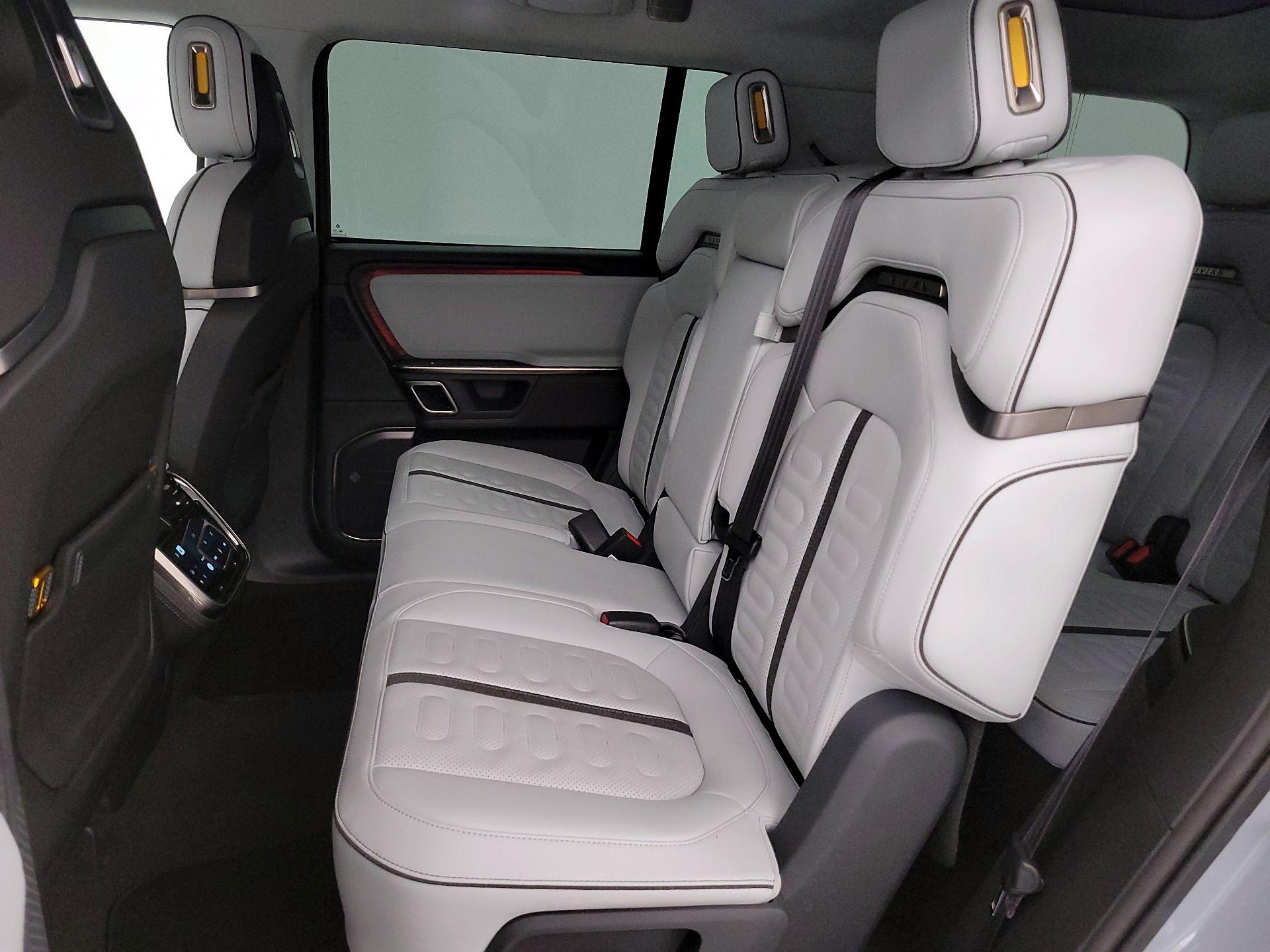 Thumbnail: 2023 Rivian R1S - 17