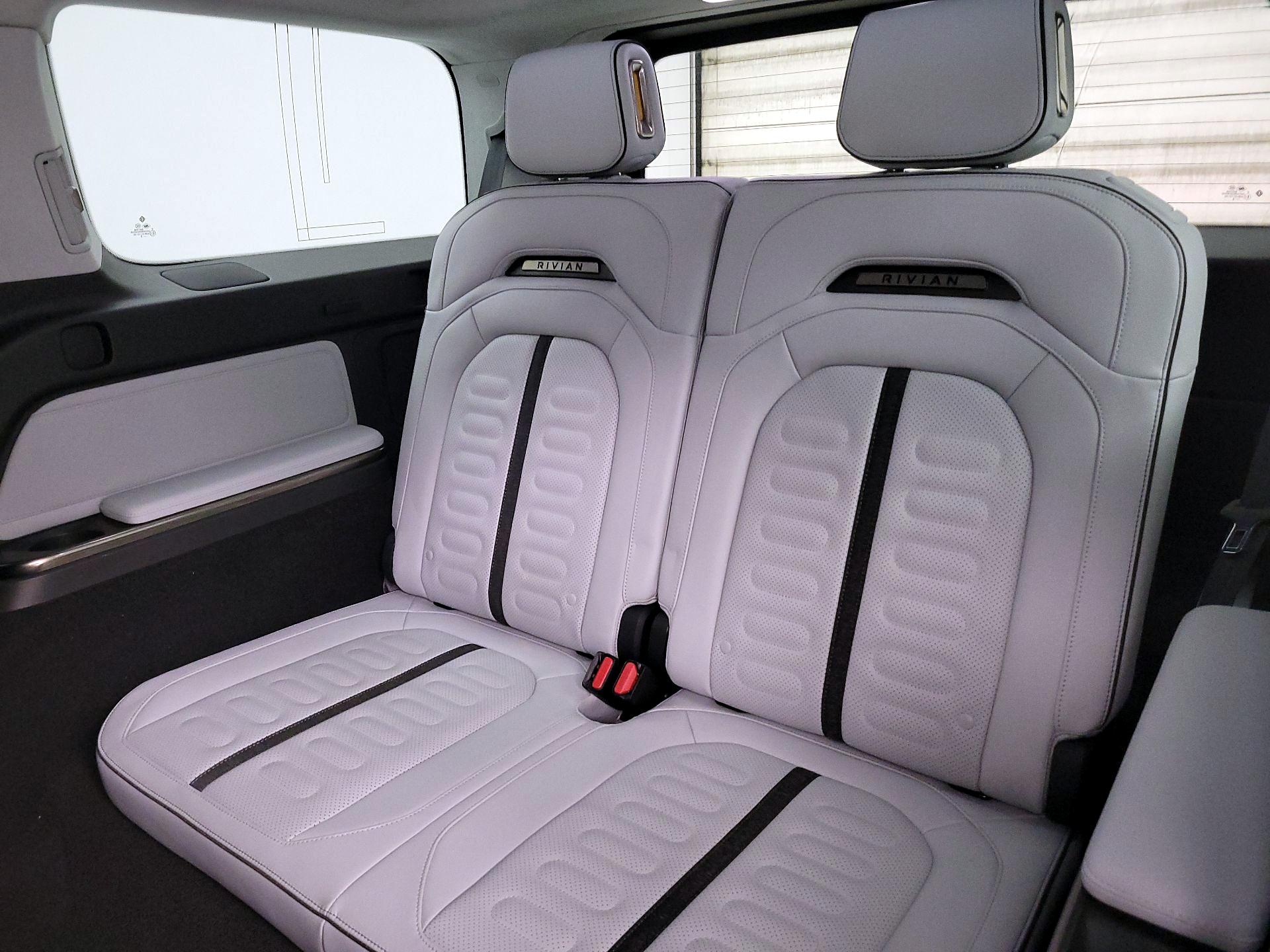 Thumbnail: 2023 Rivian R1S - 18