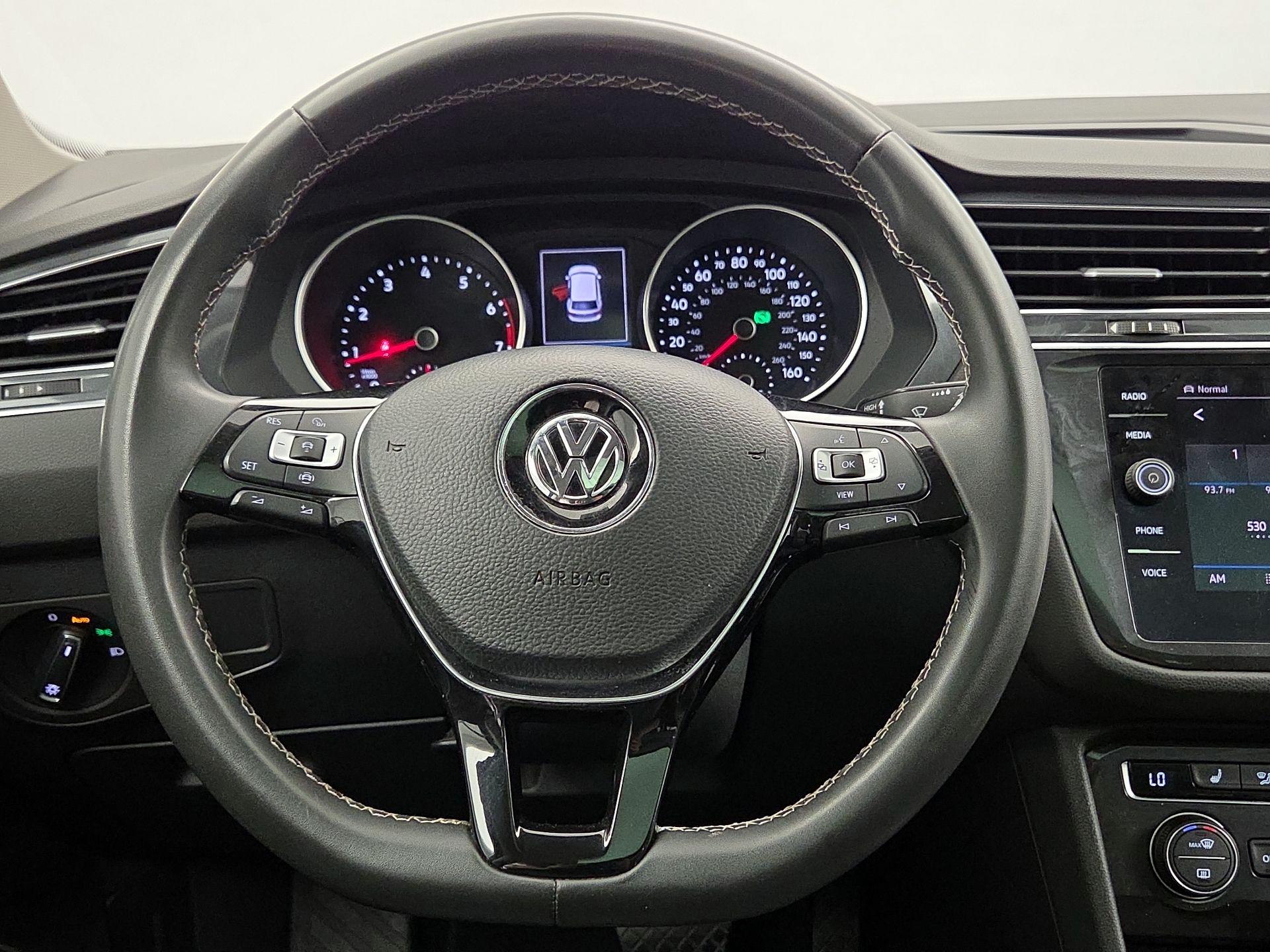 Thumbnail: 2021 Volkswagen Tiguan - 10