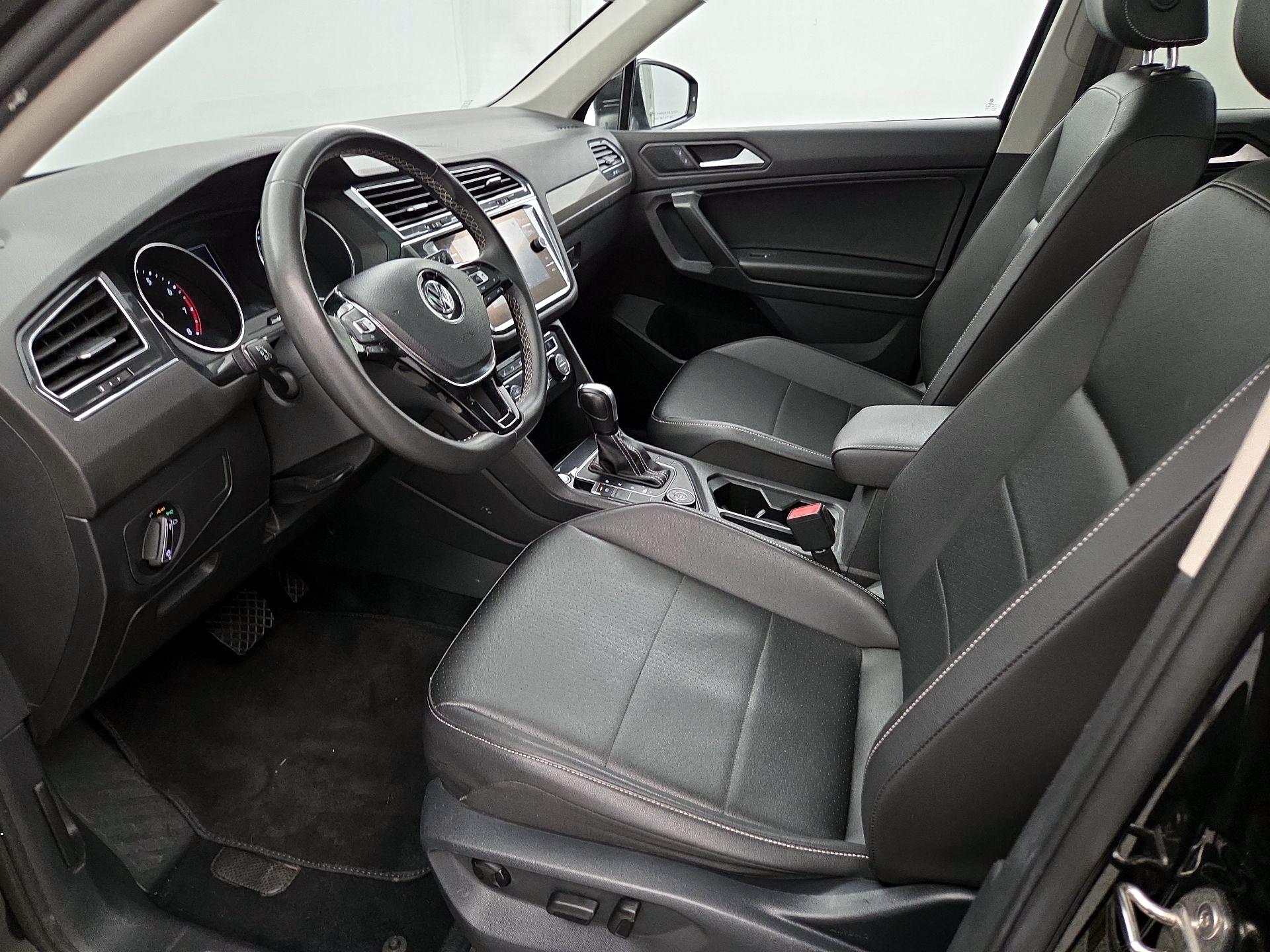 Thumbnail: 2021 Volkswagen Tiguan - 11