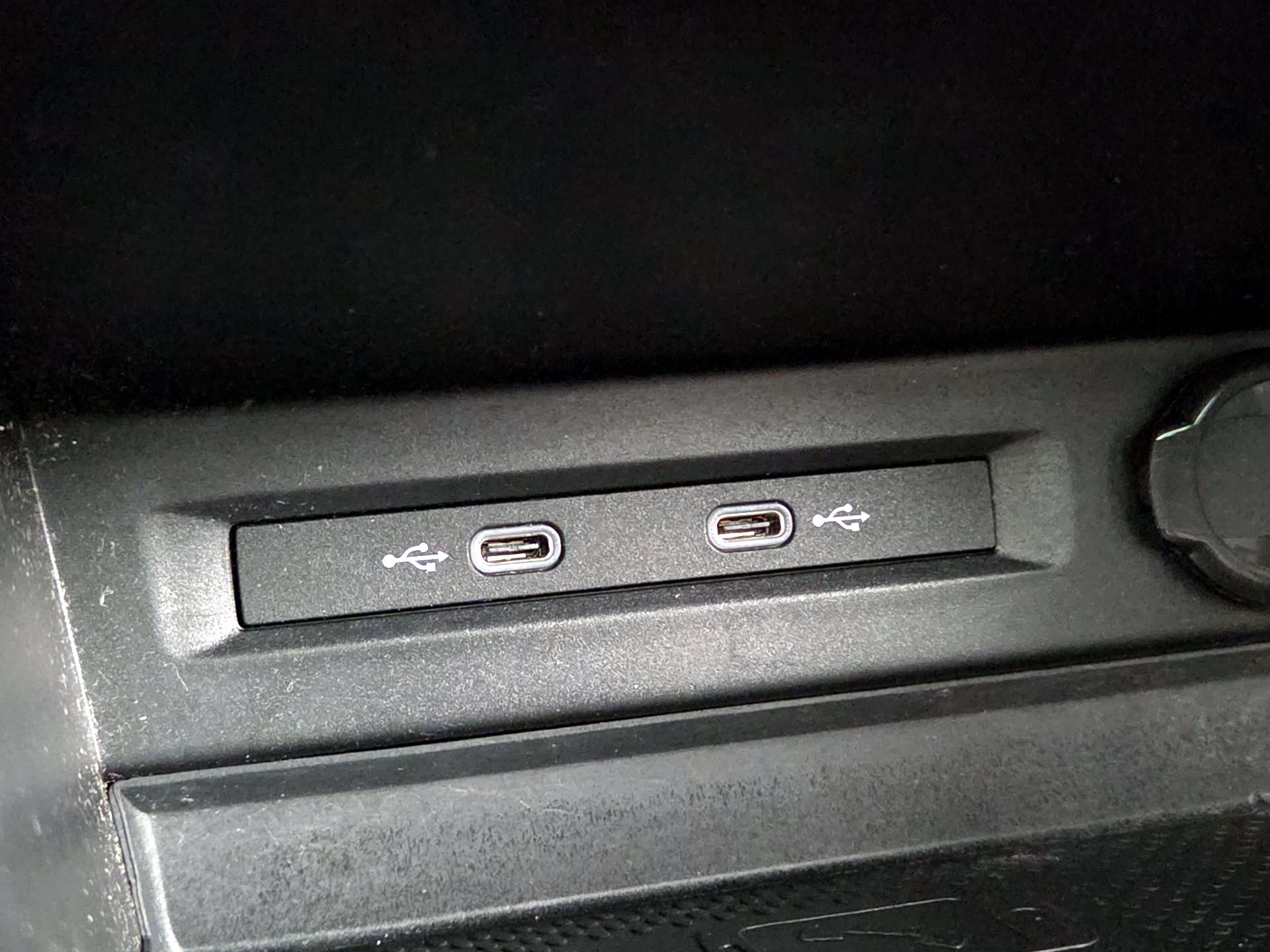 Thumbnail: 2021 Volkswagen Tiguan - 18