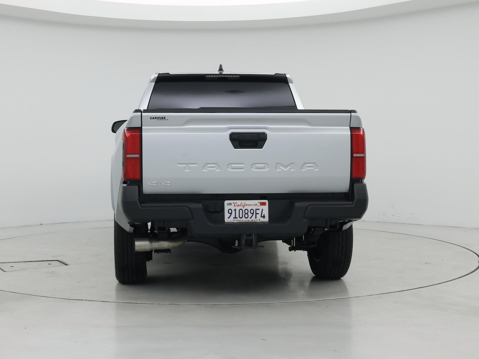 2025 Toyota Tacoma SR - Photo 7
