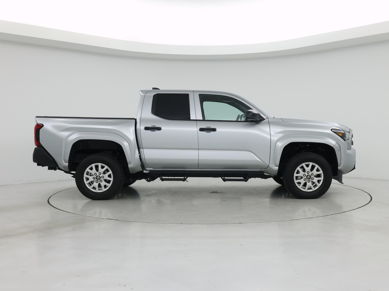 2025 Toyota Tacoma SR - Photo 8