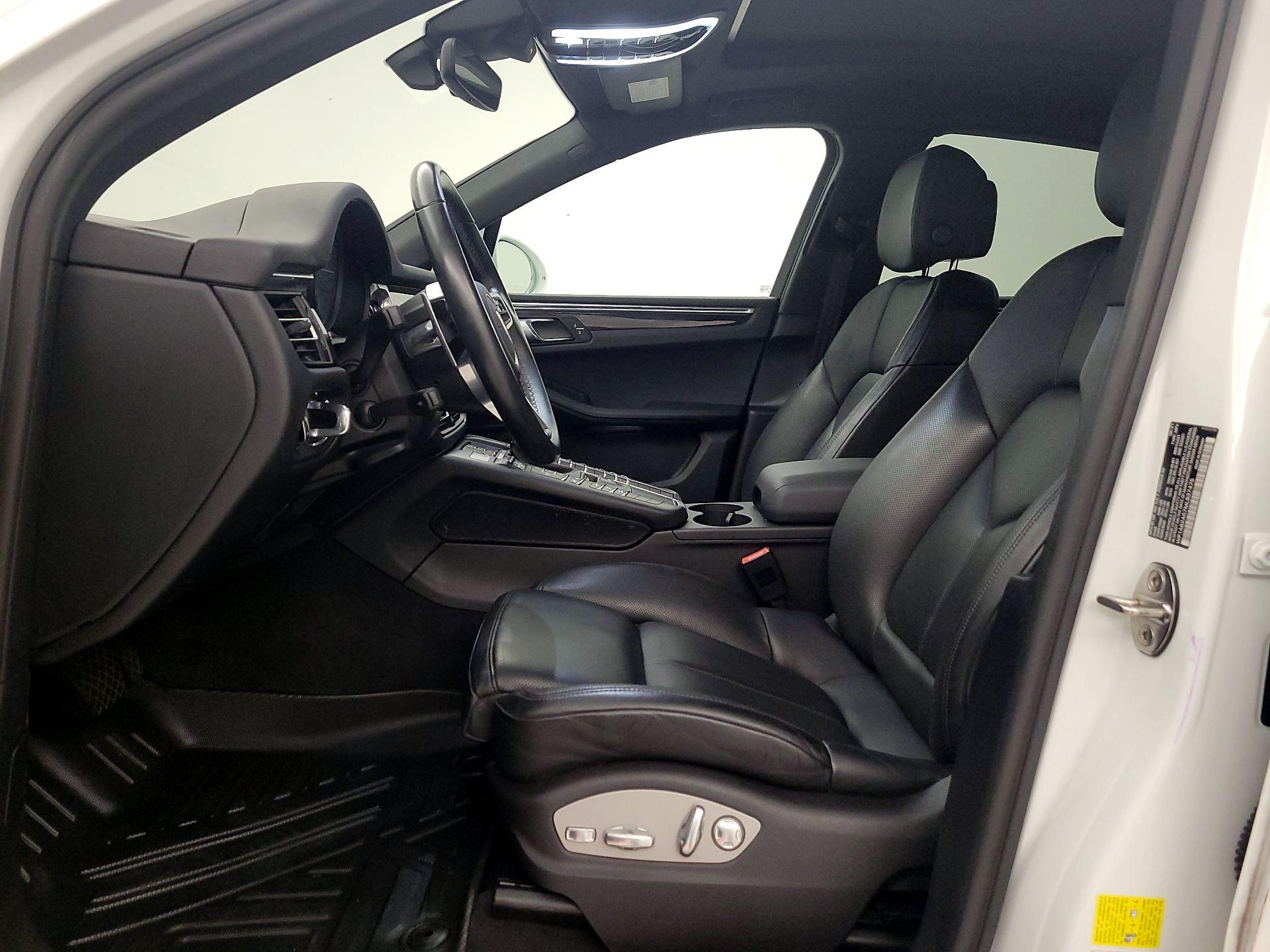 Thumbnail: 2021 Porsche Macan - 11