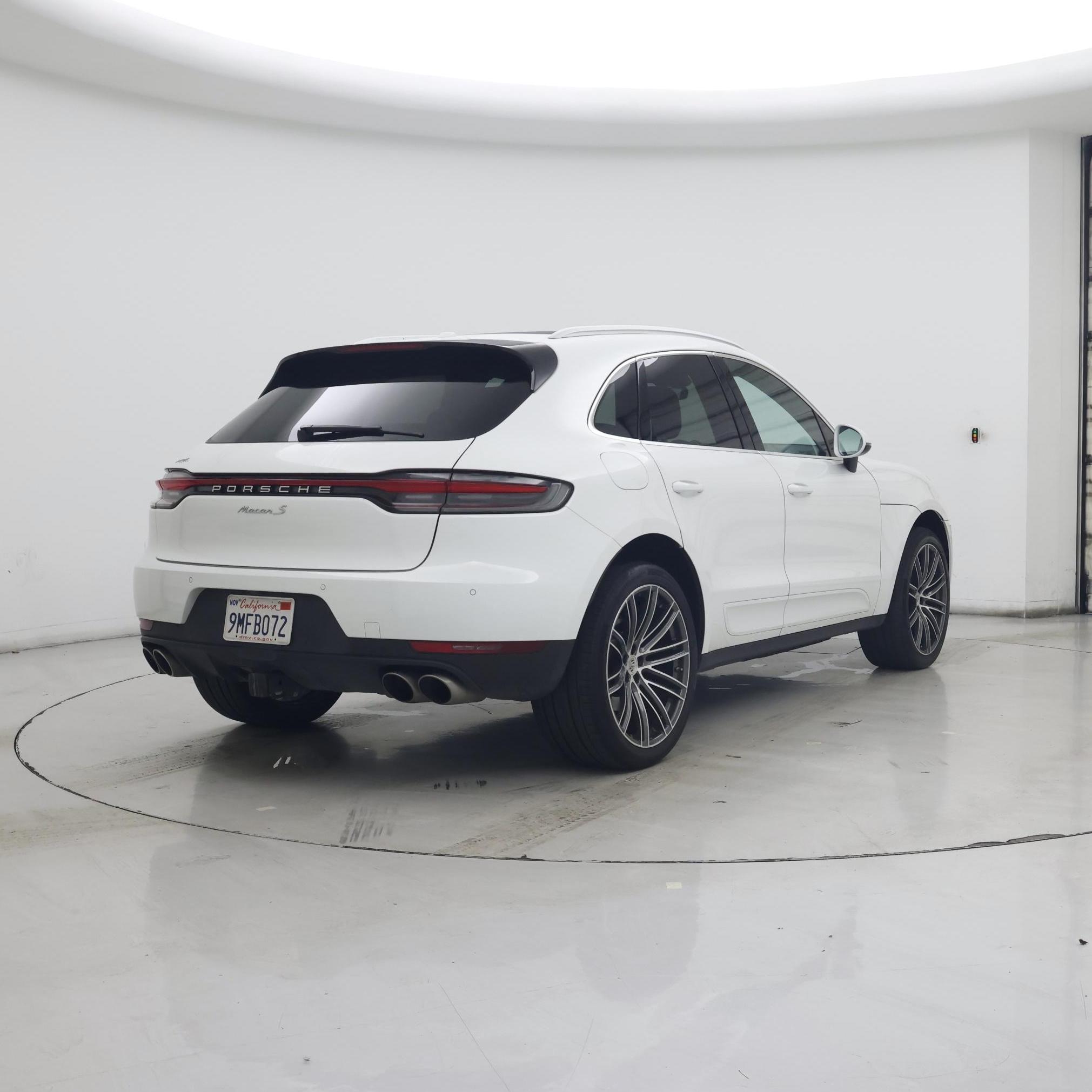Thumbnail: 2021 Porsche Macan - 8