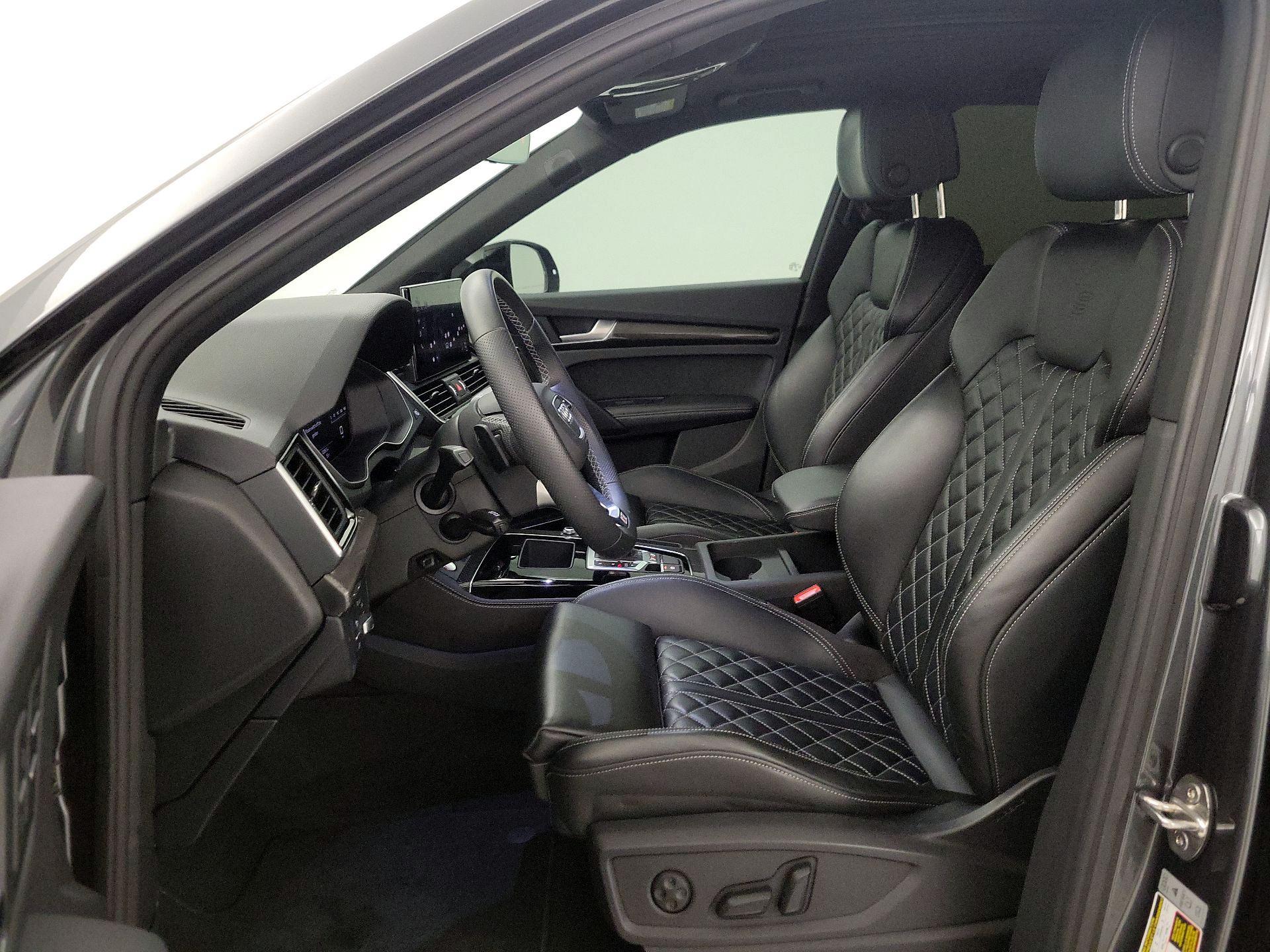 Thumbnail: 2023 Audi SQ5 - 11