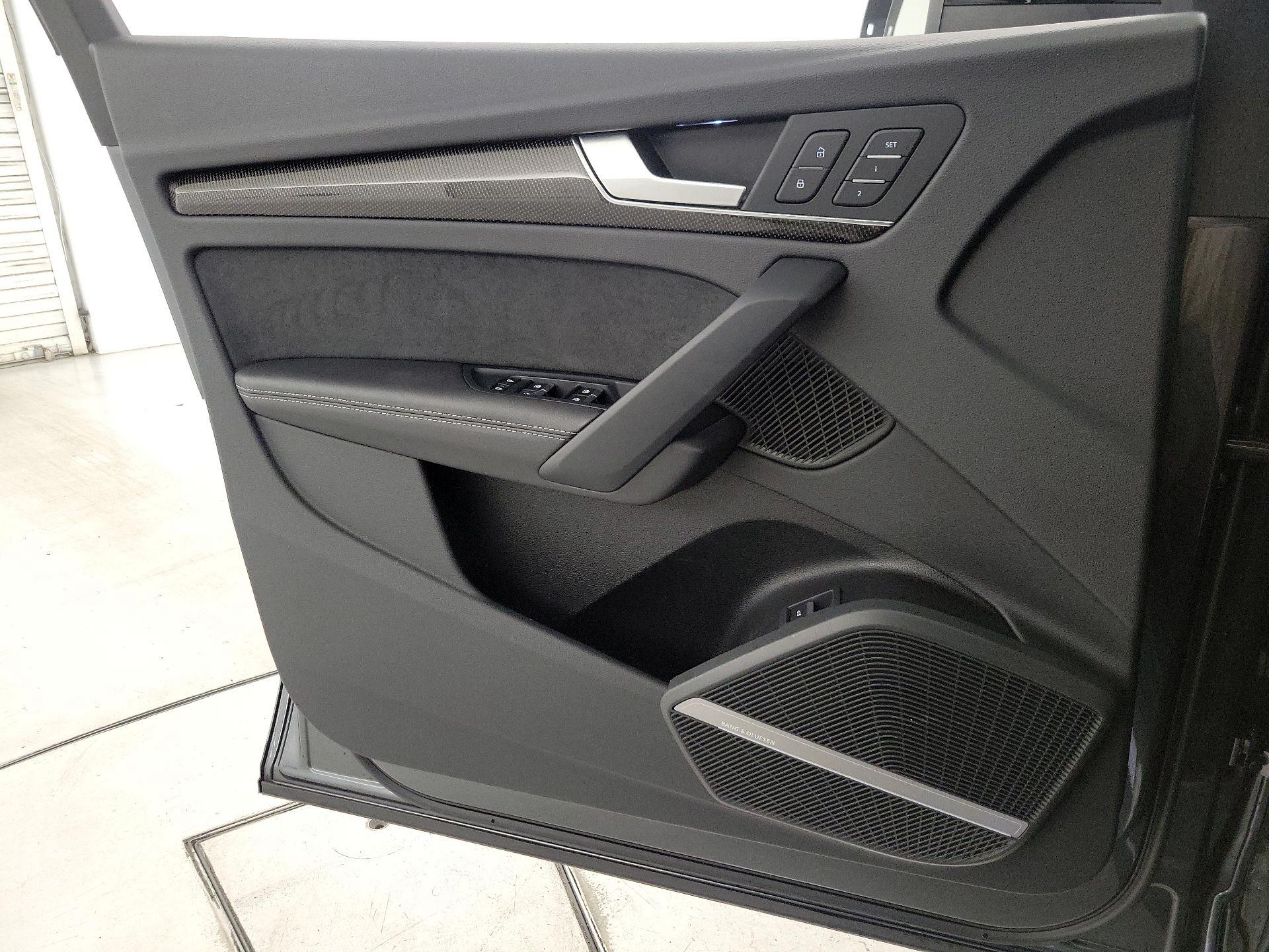 Thumbnail: 2023 Audi SQ5 - 12