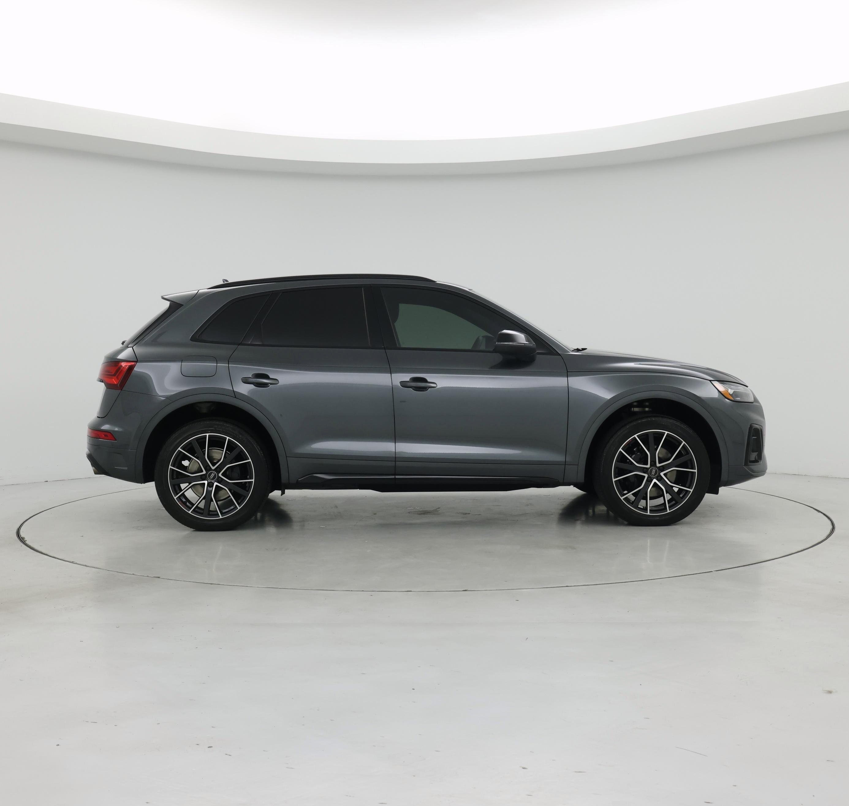 Thumbnail: 2023 Audi SQ5 - 7