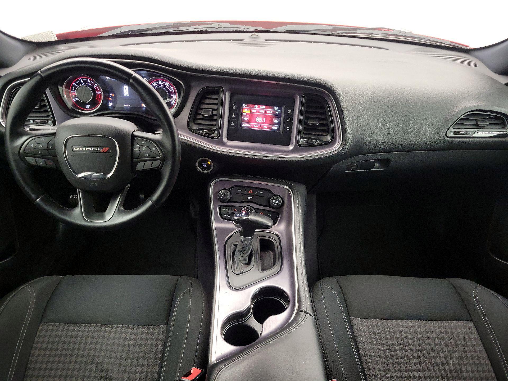 Thumbnail: 2016 Dodge Challenger - 9