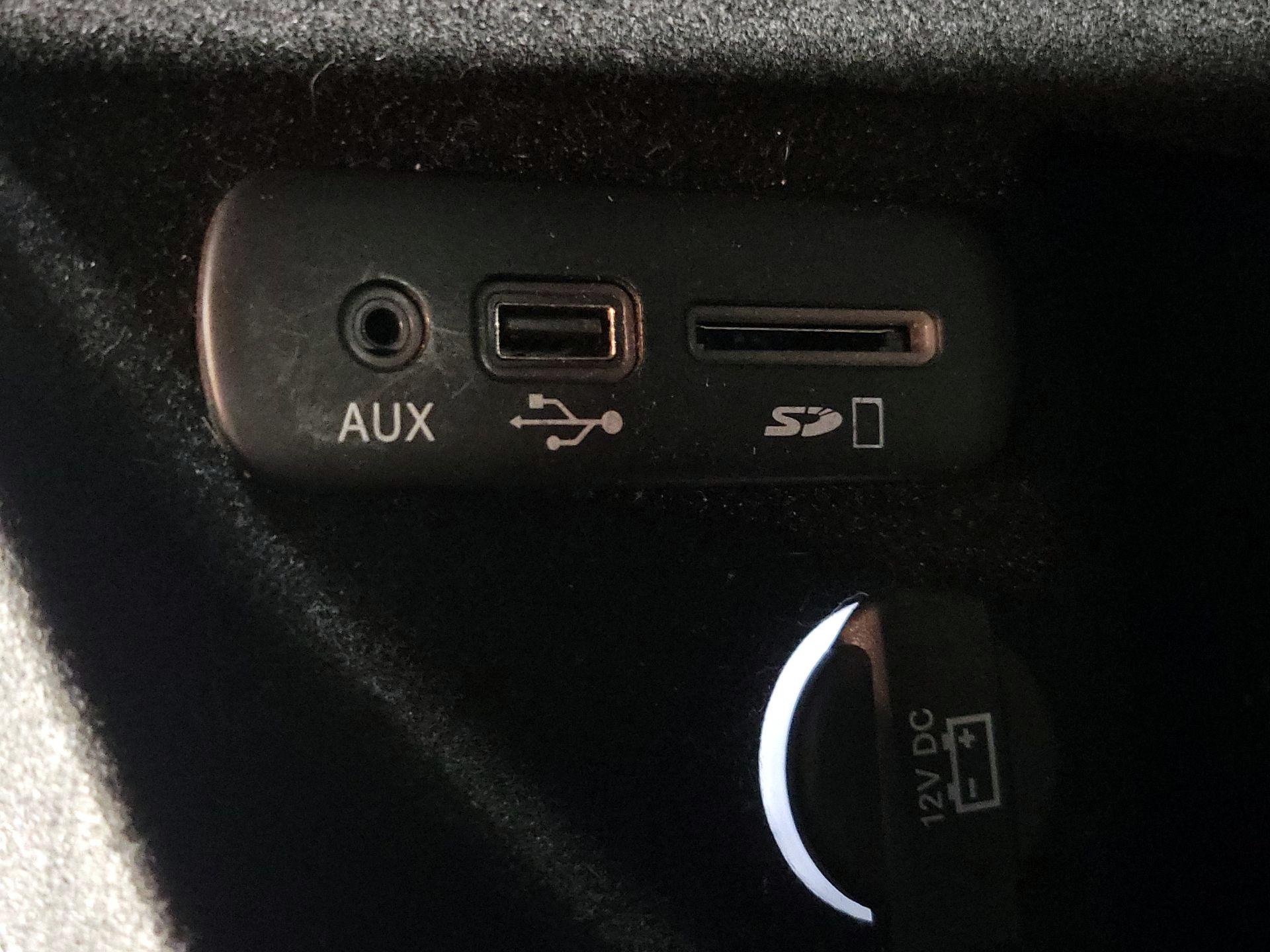 Thumbnail: 2016 Dodge Challenger - 17