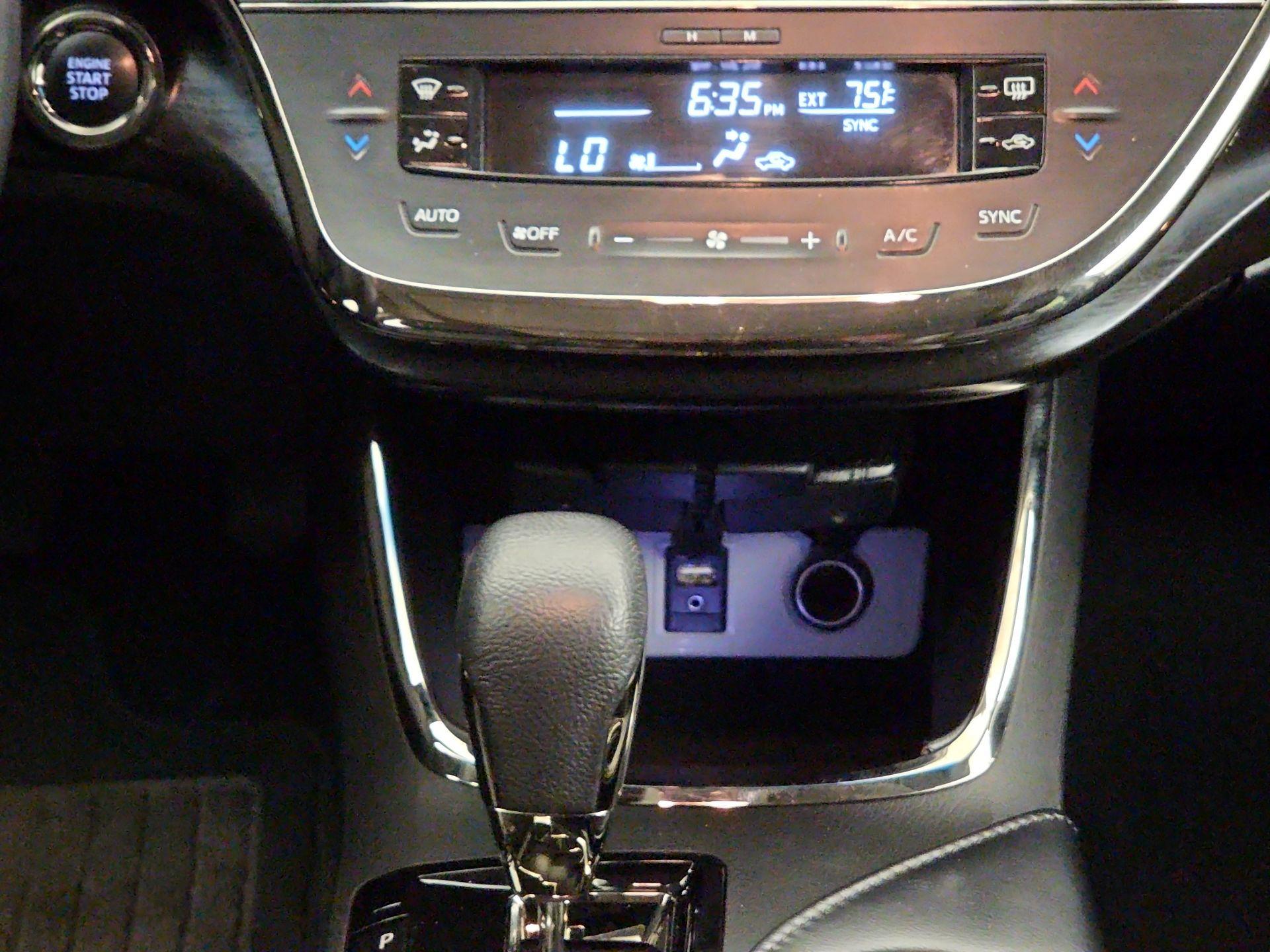 Thumbnail: 2016 Toyota Avalon - 16