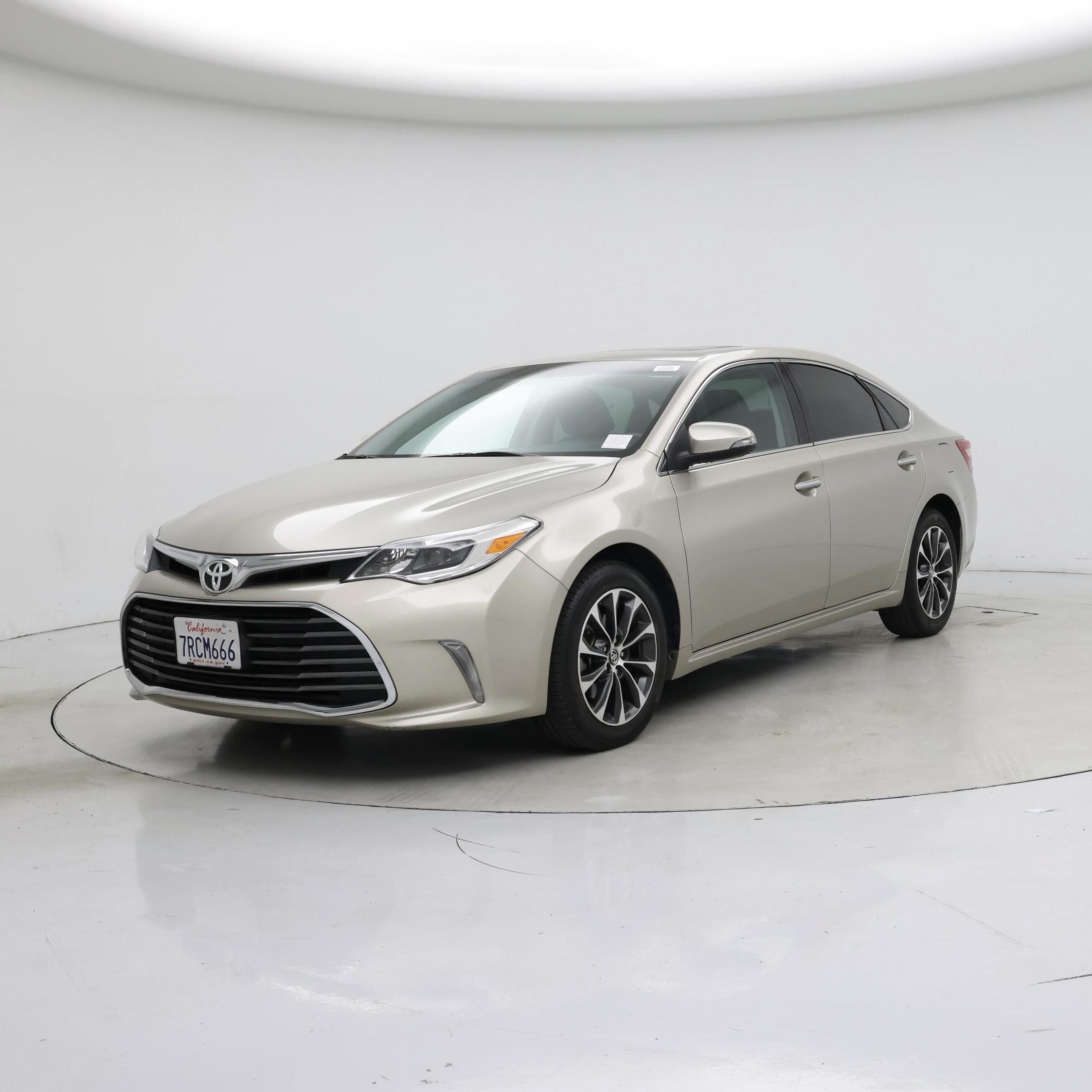 Thumbnail: 2016 Toyota Avalon - 4