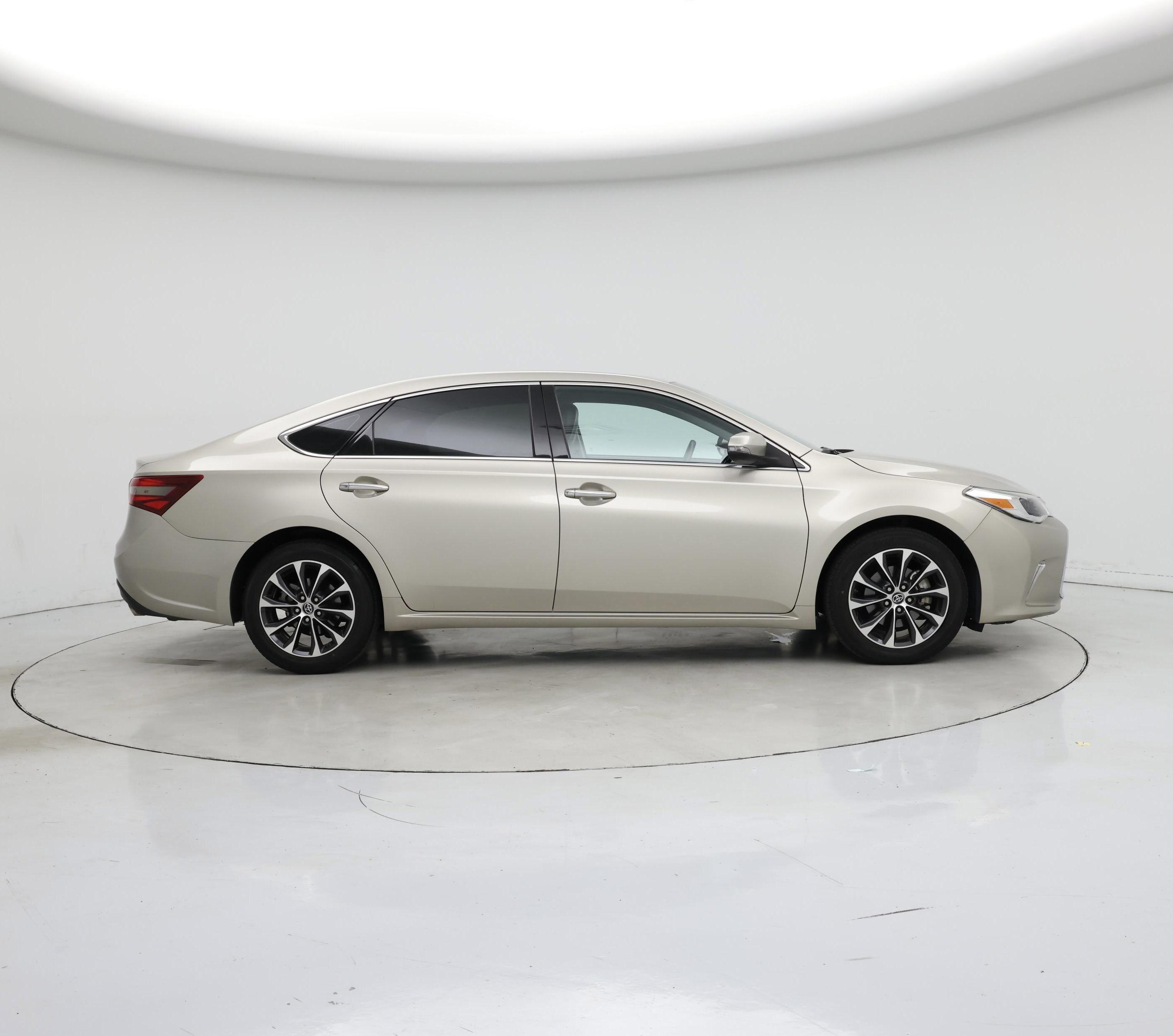 Thumbnail: 2016 Toyota Avalon - 7