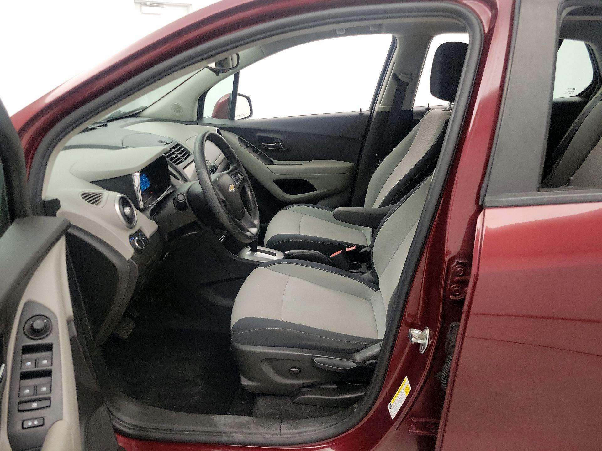 Thumbnail: 2016 Chevrolet Trax - 11
