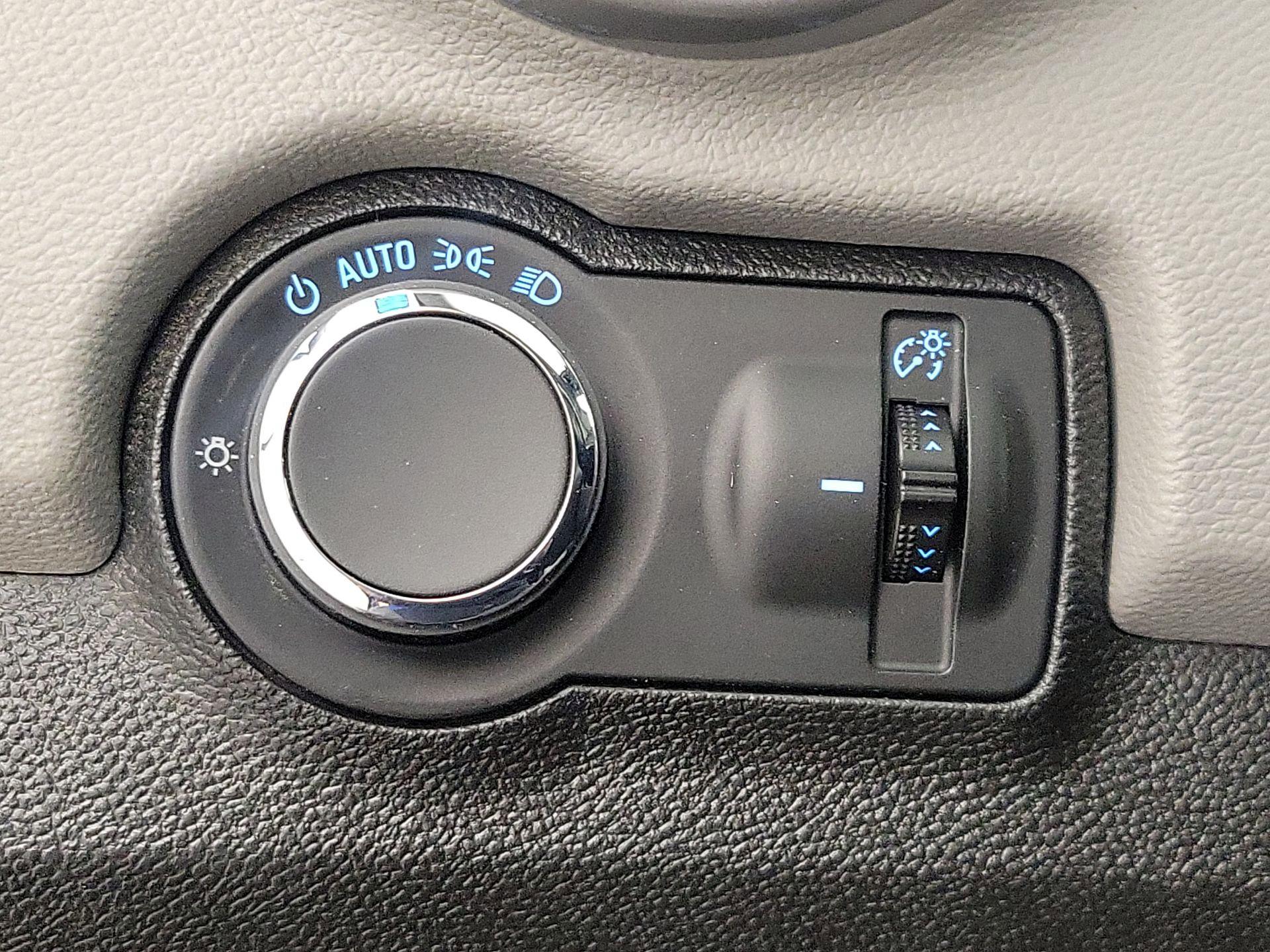 Thumbnail: 2016 Chevrolet Trax - 13
