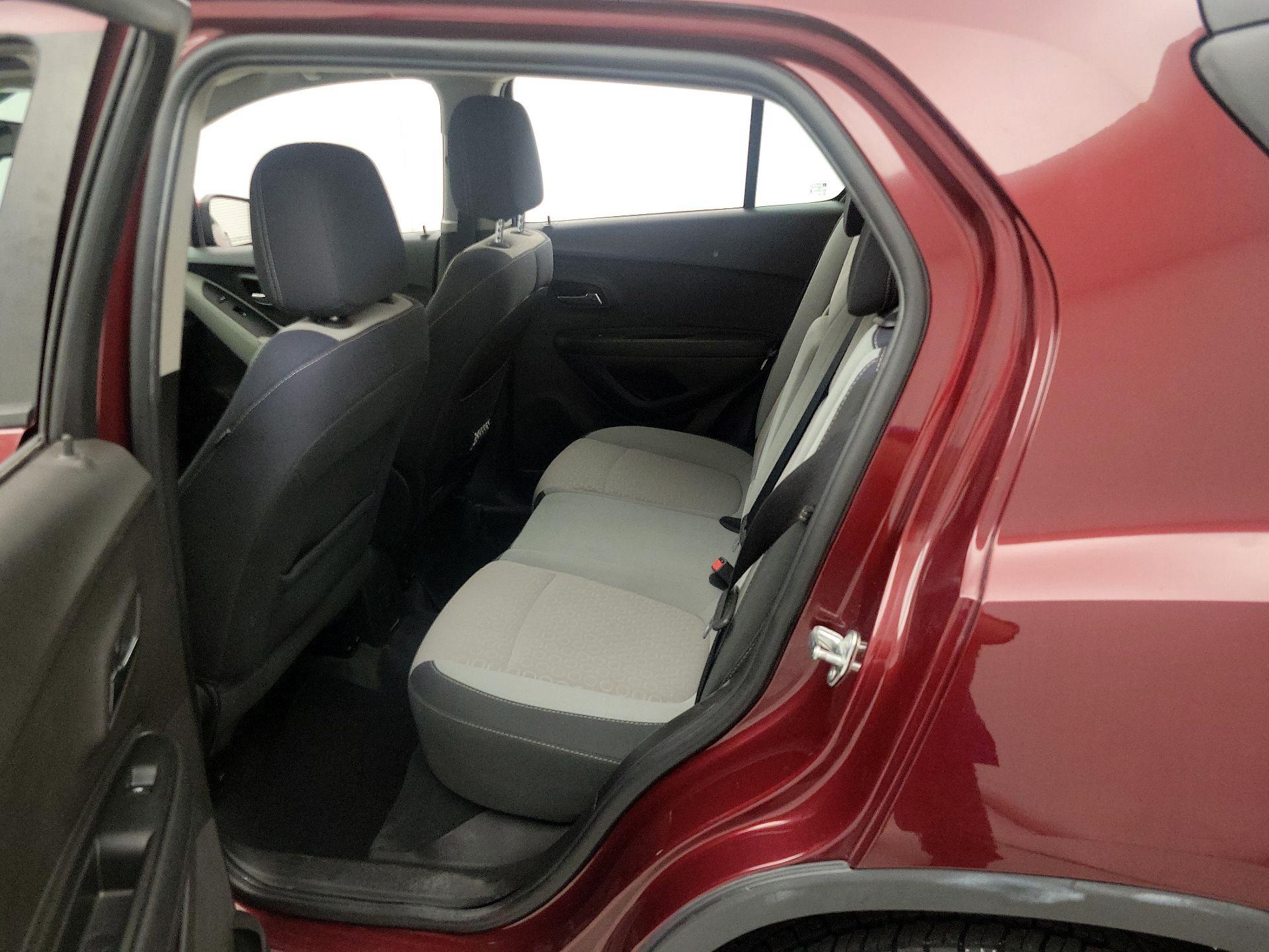 Thumbnail: 2016 Chevrolet Trax - 19