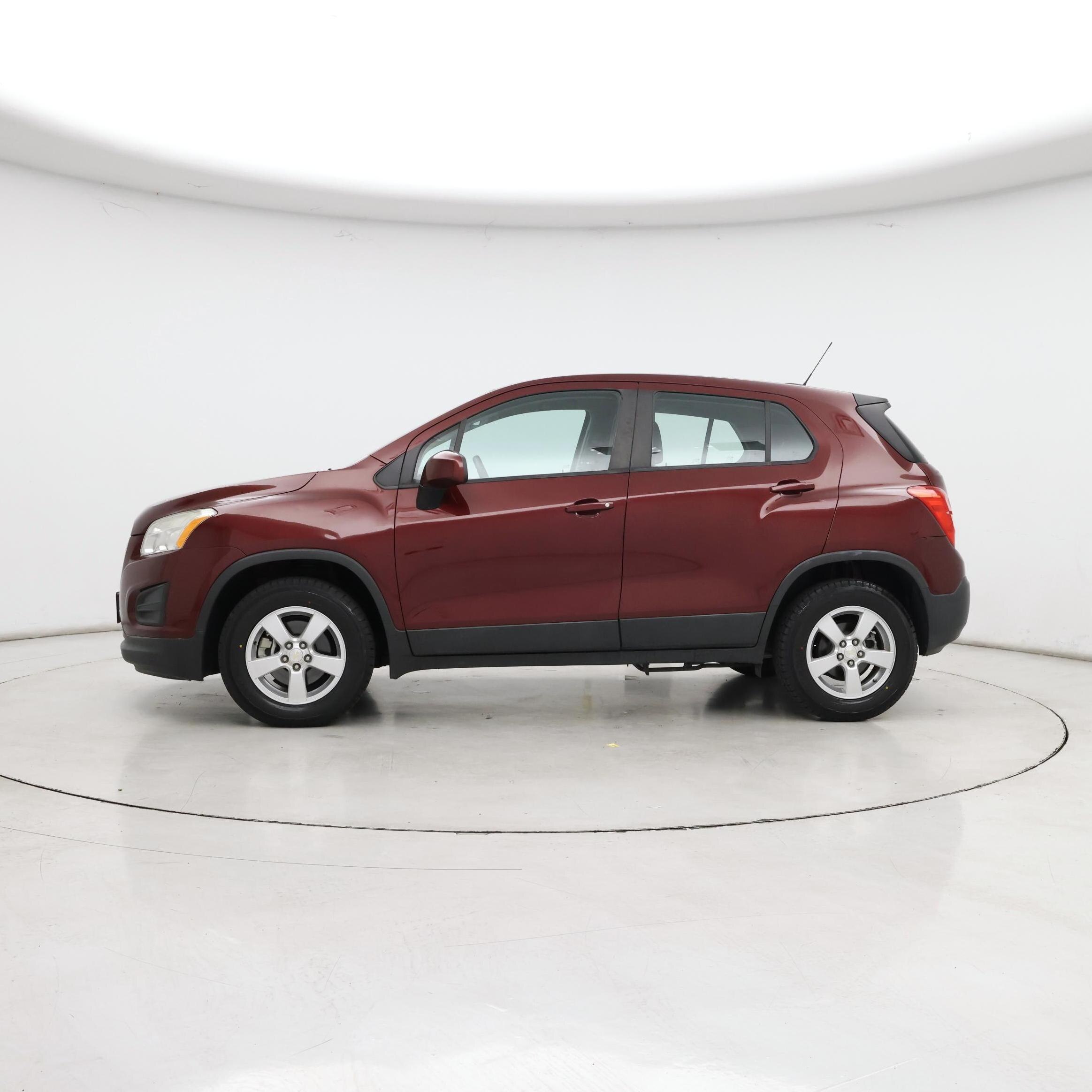 Thumbnail: 2016 Chevrolet Trax - 3