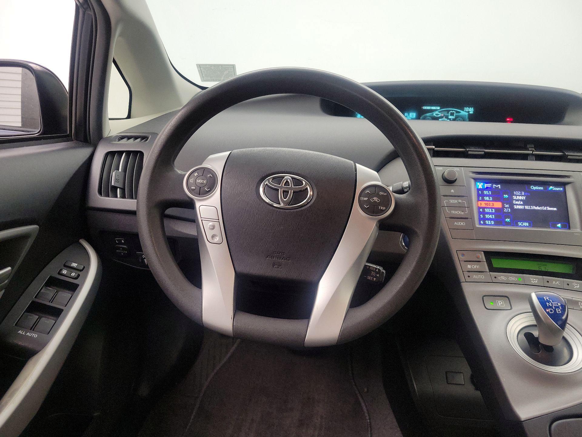 Thumbnail: 2015 Toyota Prius - 10