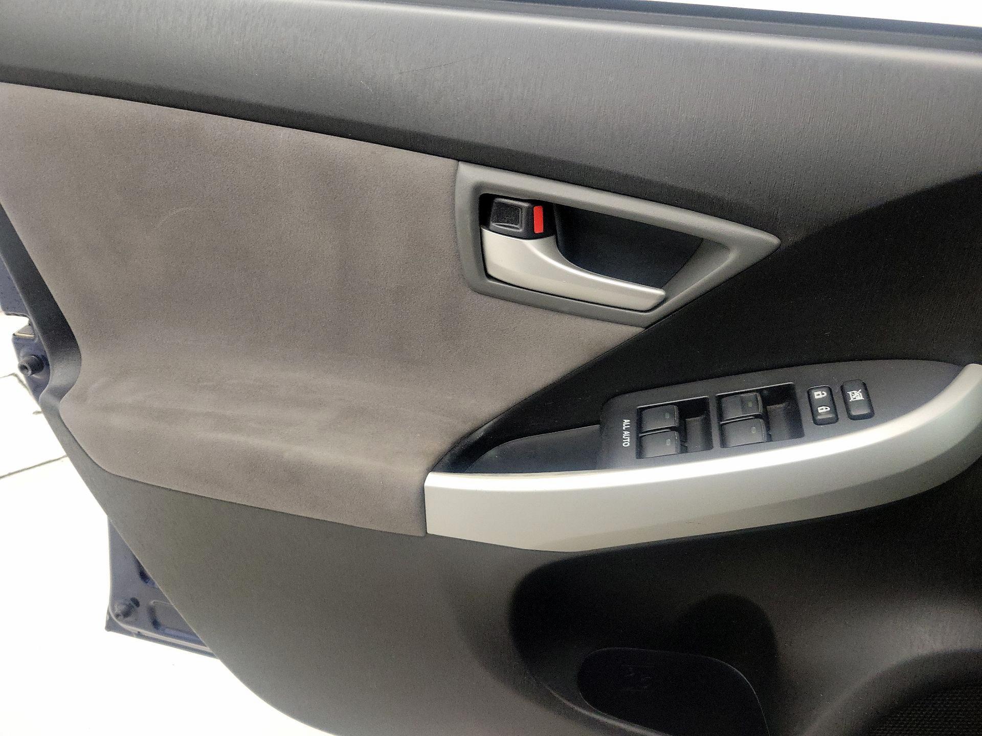 Thumbnail: 2015 Toyota Prius - 12