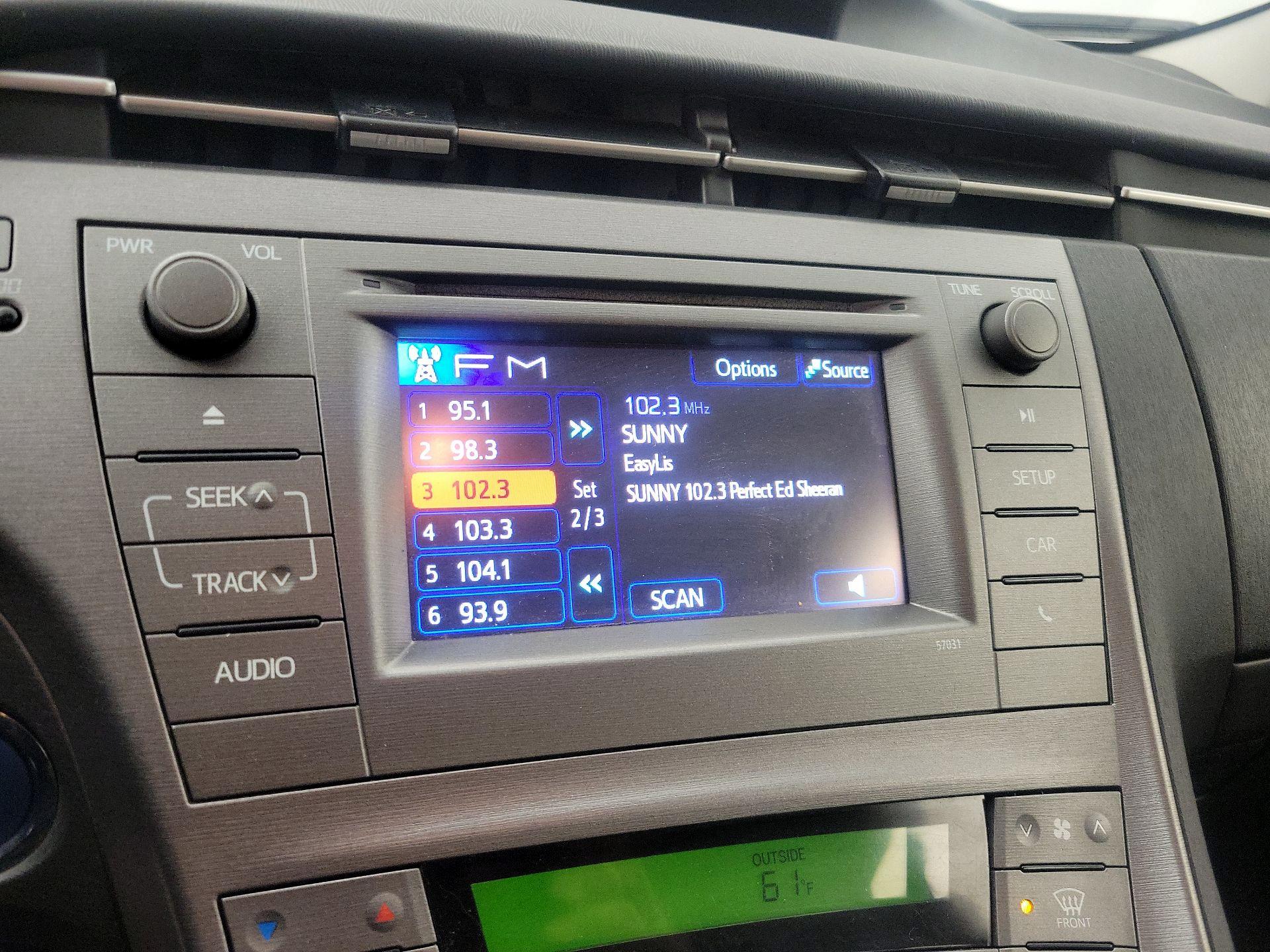 Thumbnail: 2015 Toyota Prius - 15