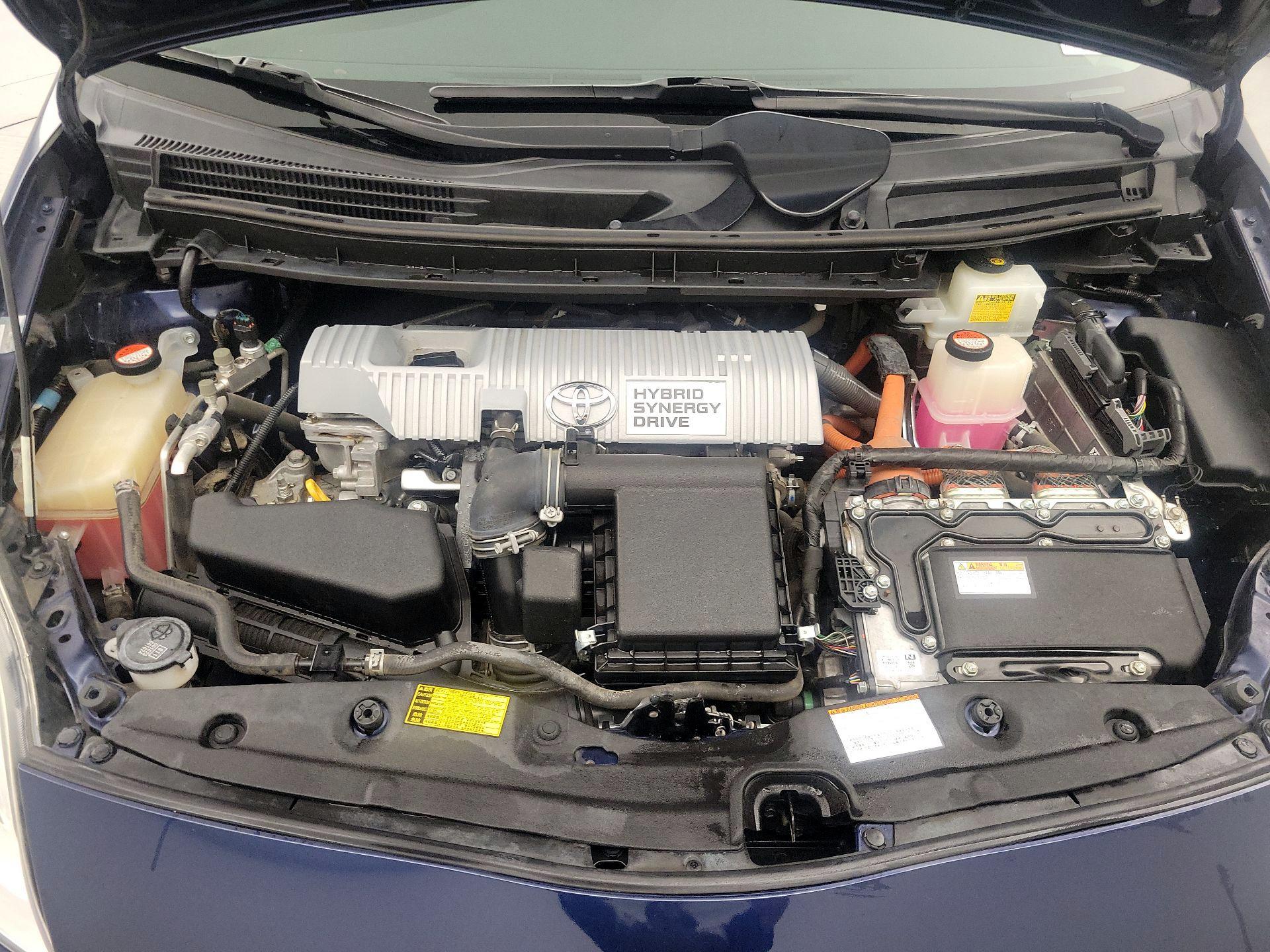 Thumbnail: 2015 Toyota Prius - 20