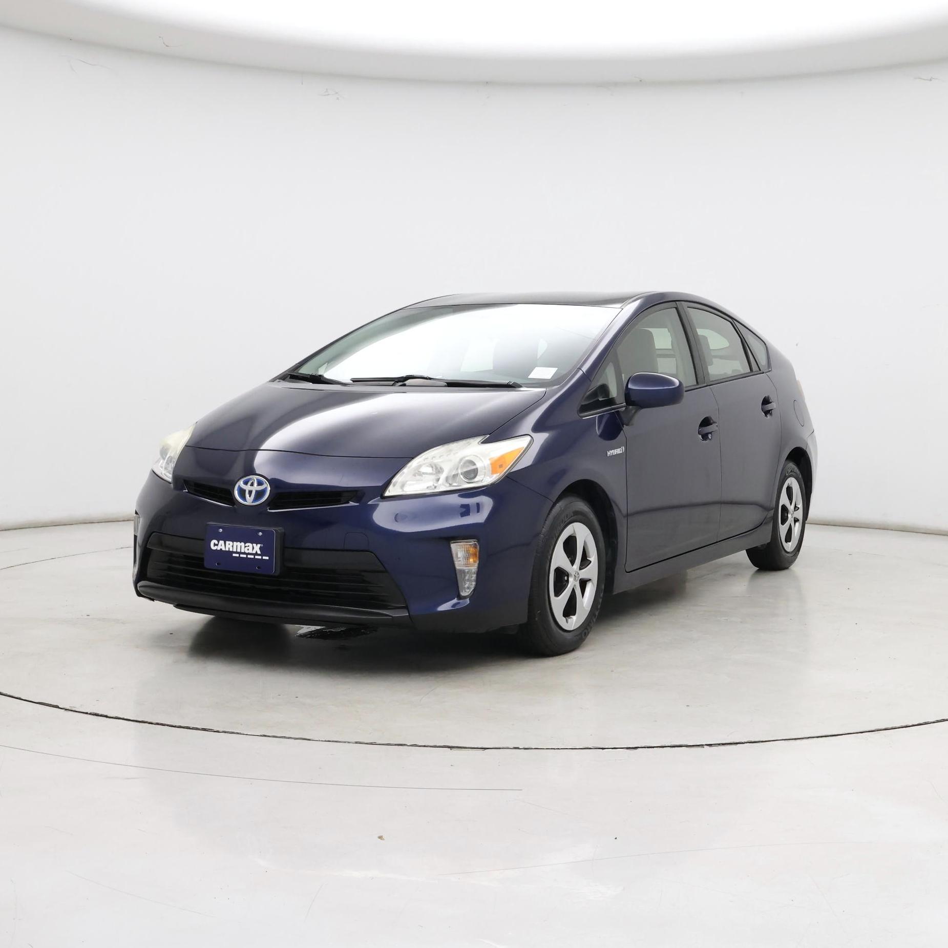 Thumbnail: 2015 Toyota Prius - 4