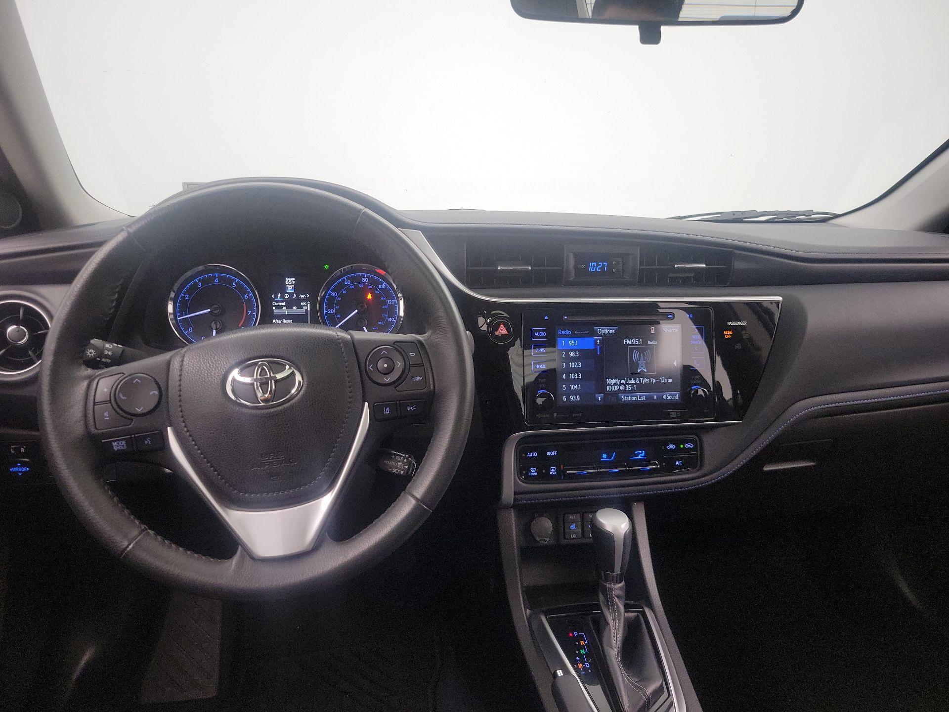 Thumbnail: 2017 Toyota Corolla - 9