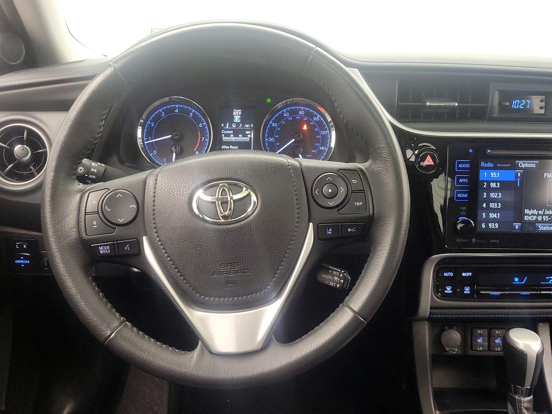 Thumbnail: 2017 Toyota Corolla - 10