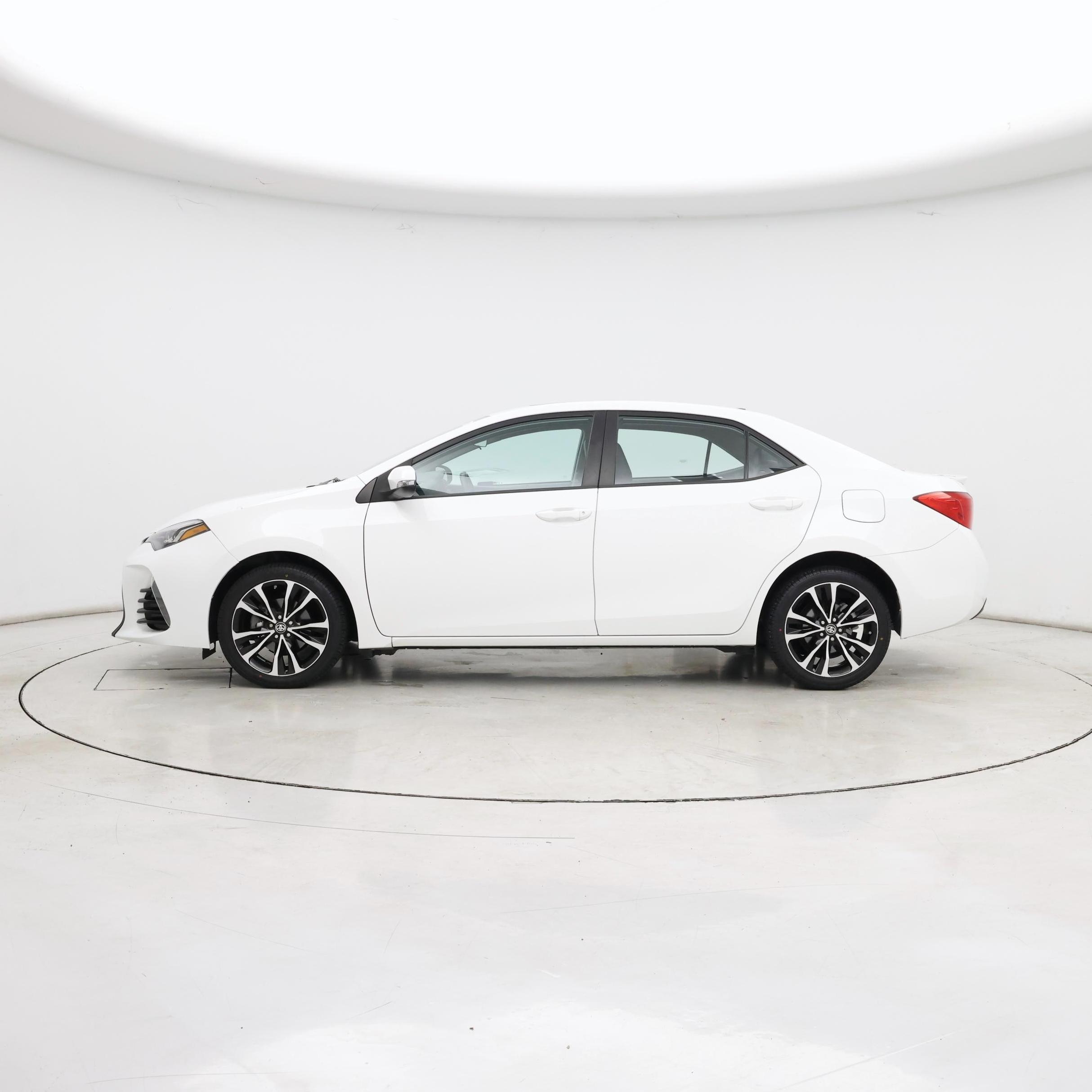 Thumbnail: 2017 Toyota Corolla - 3