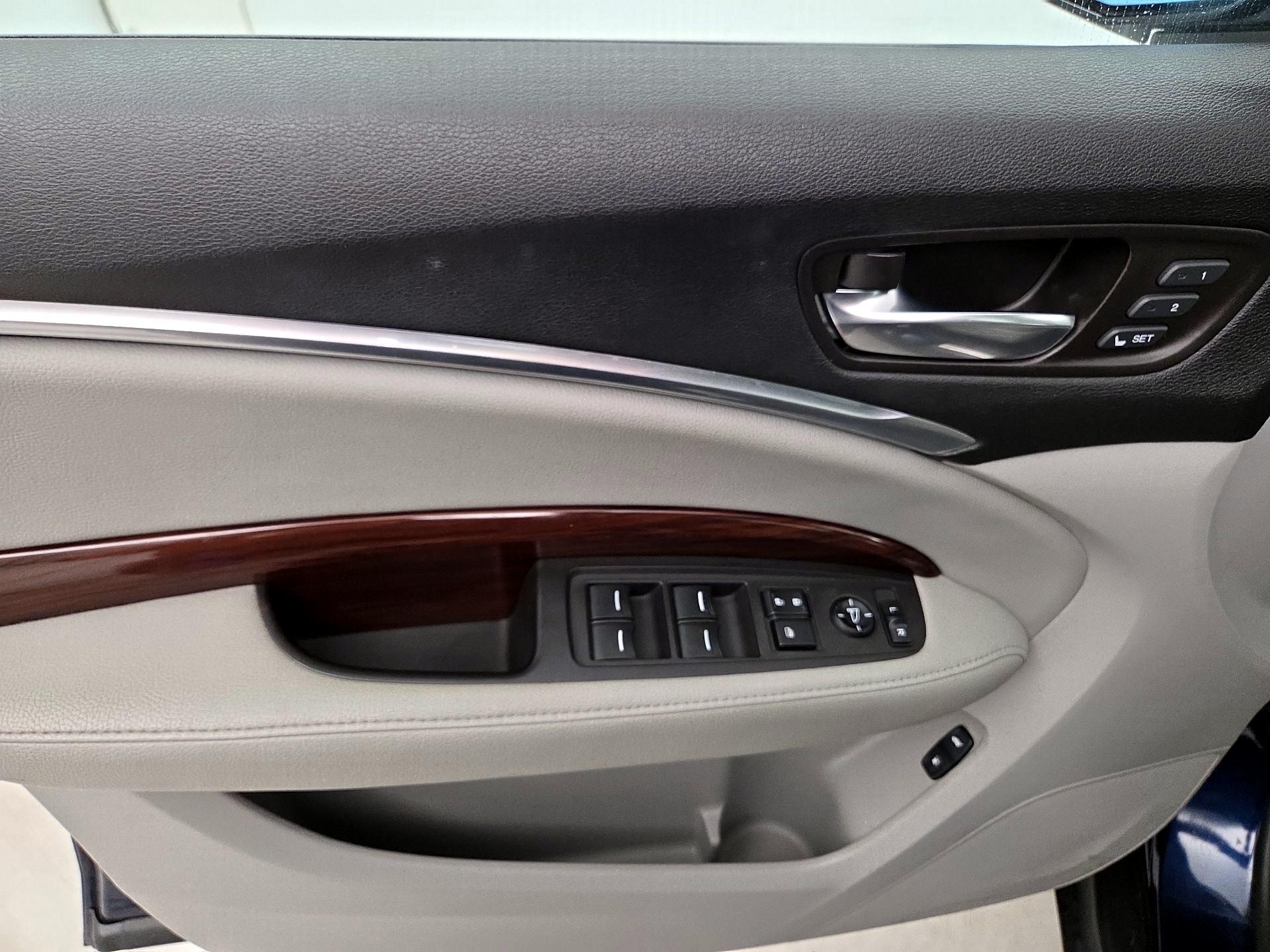 Thumbnail: 2016 Acura MDX - 12