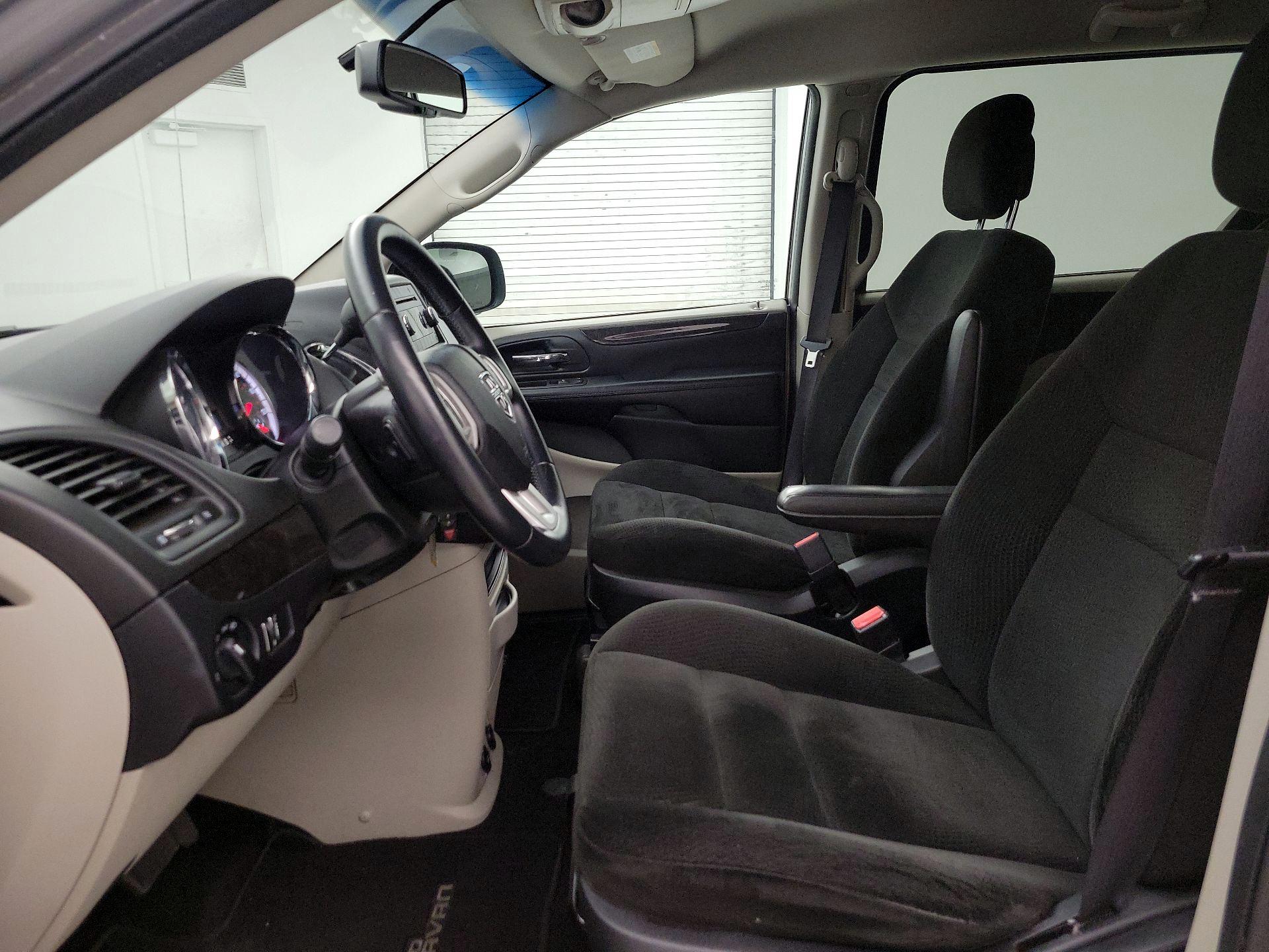 Thumbnail: 2017 Dodge Grand Caravan - 11