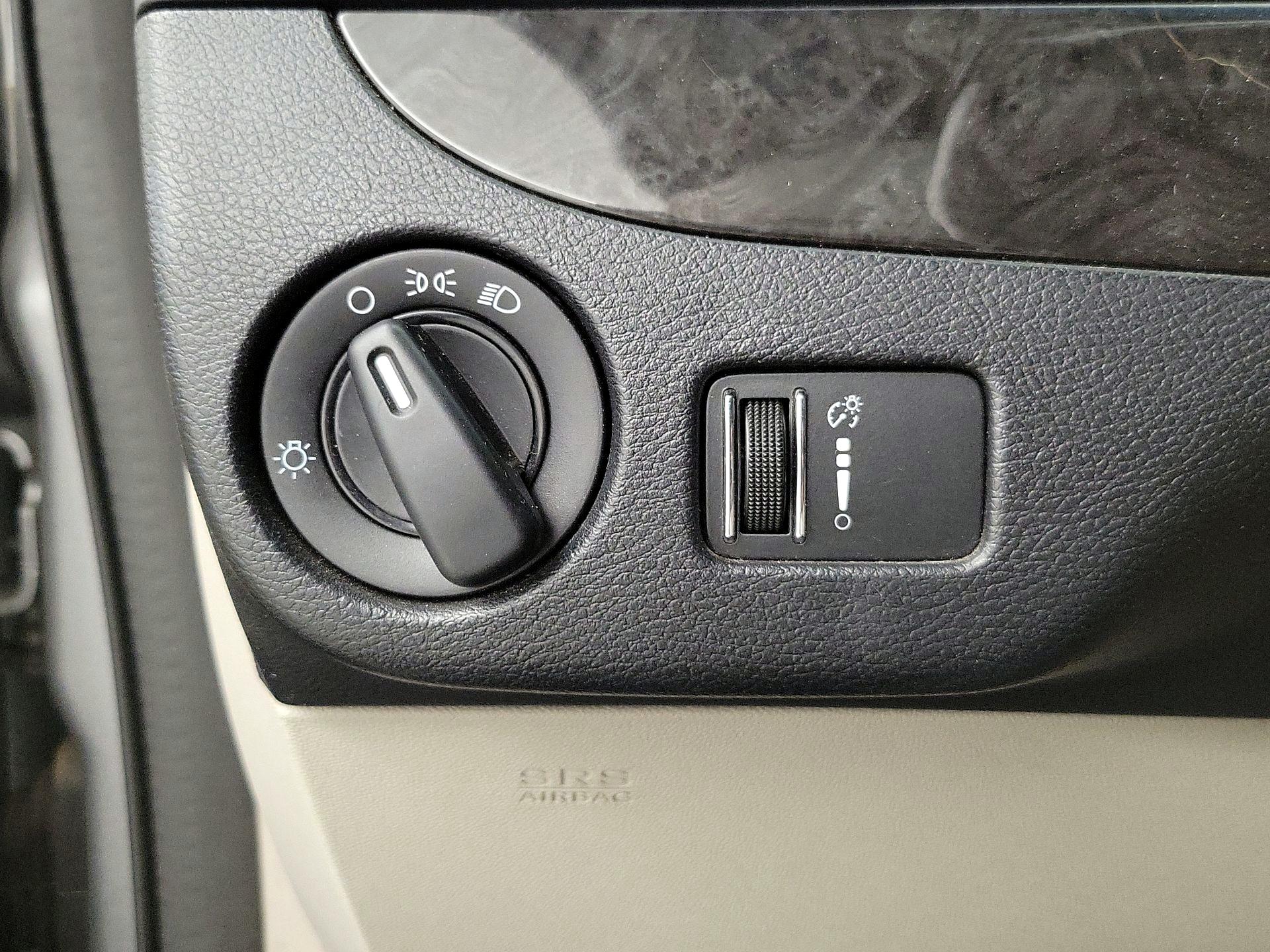Thumbnail: 2017 Dodge Grand Caravan - 13