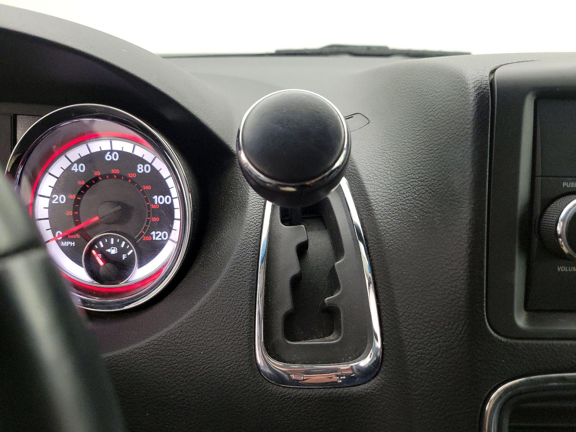 Thumbnail: 2017 Dodge Grand Caravan - 16