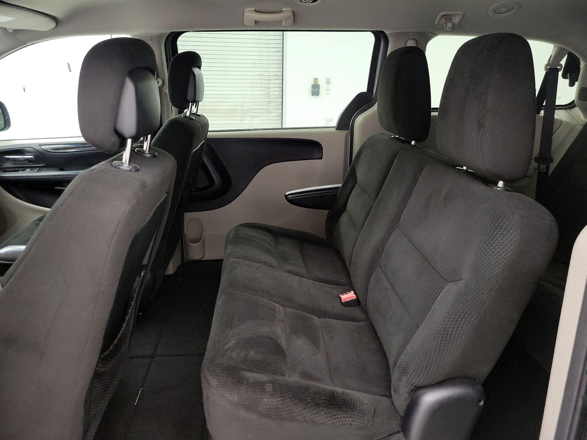 Thumbnail: 2017 Dodge Grand Caravan - 18