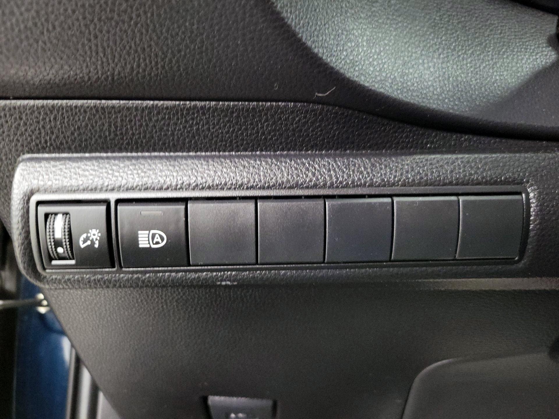 Thumbnail: 2022 Toyota Corolla - 13