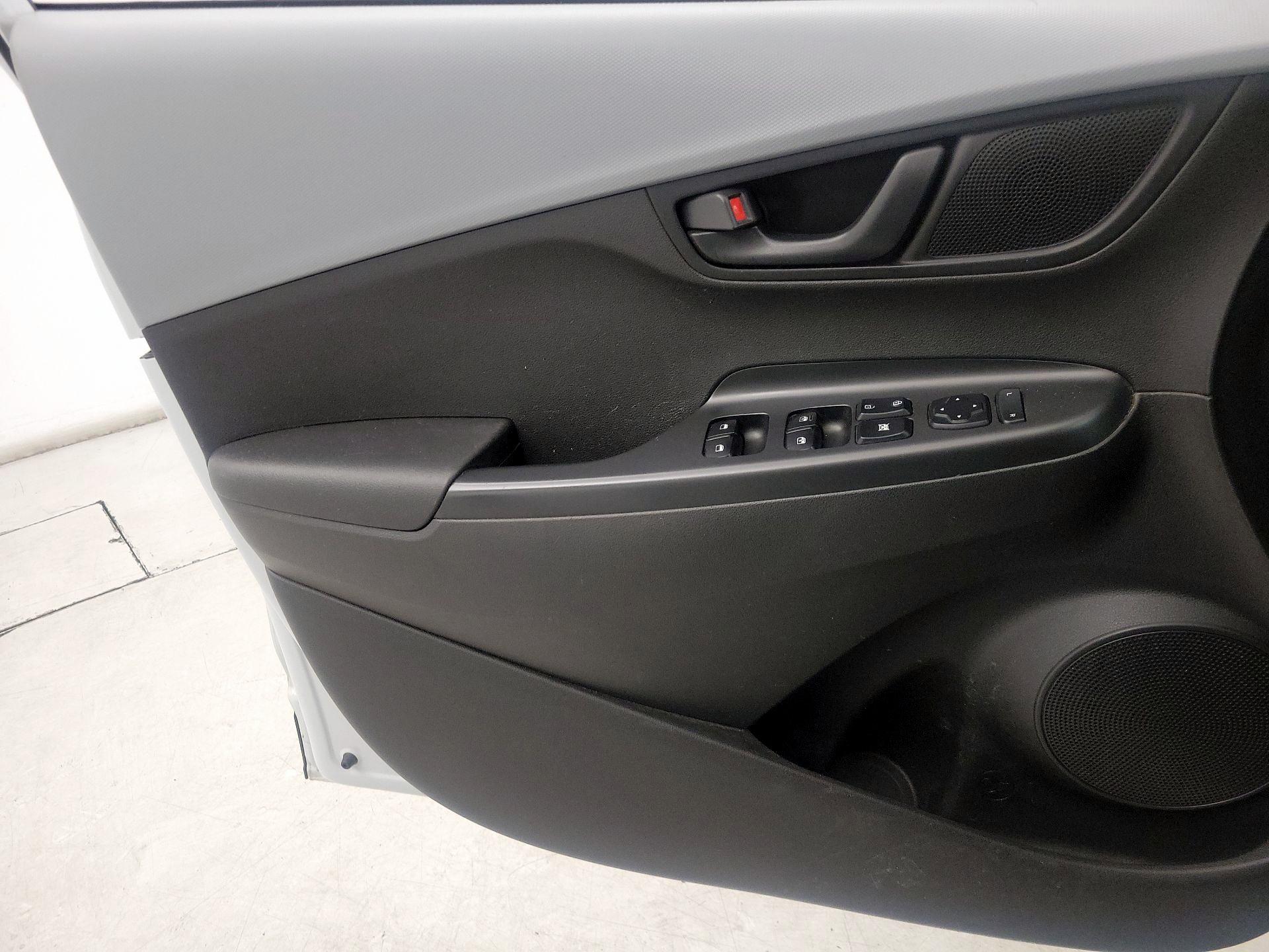 Thumbnail: 2019 Hyundai Kona - 12