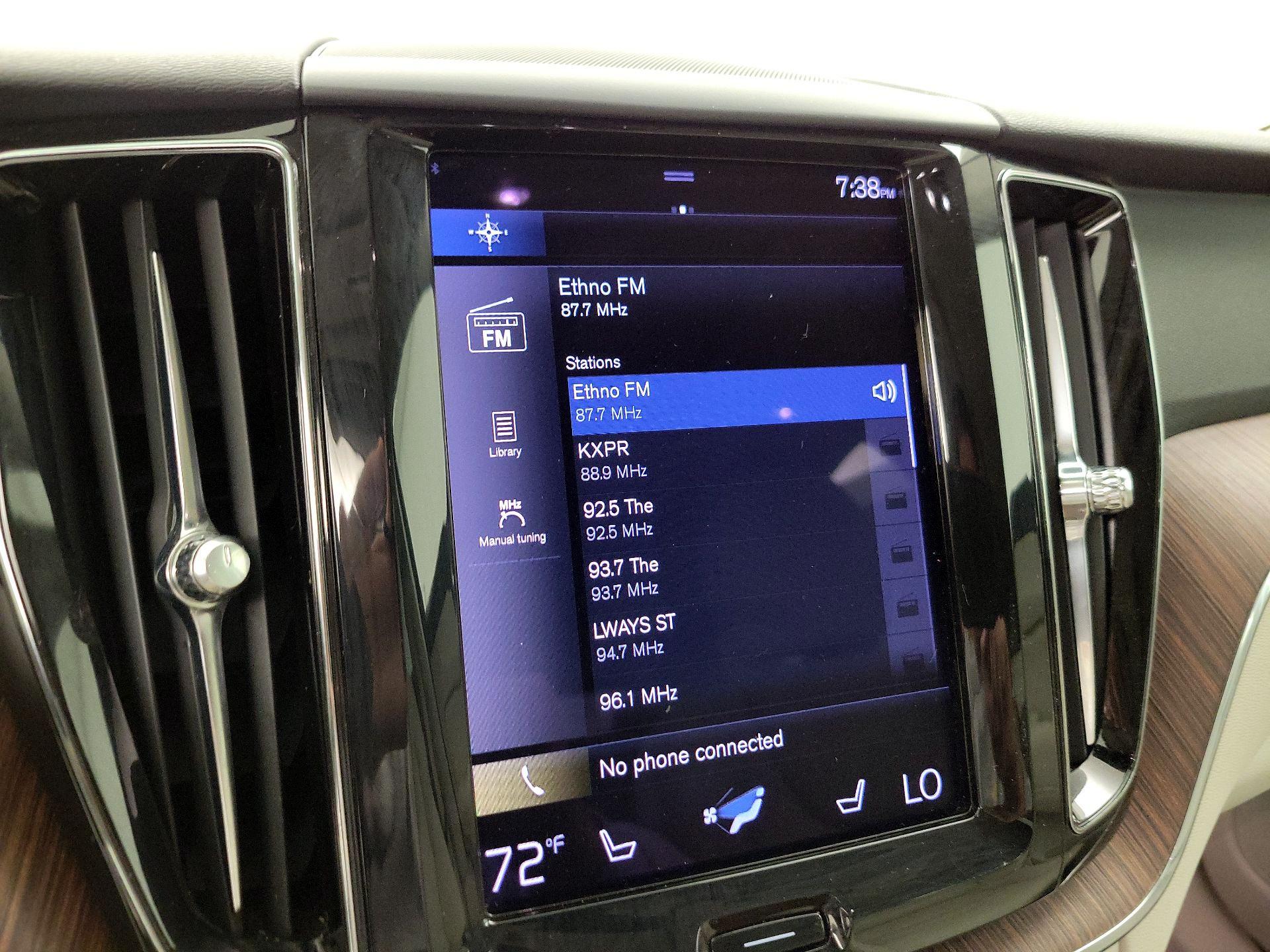 Thumbnail: 2021 Volvo XC60 - 16